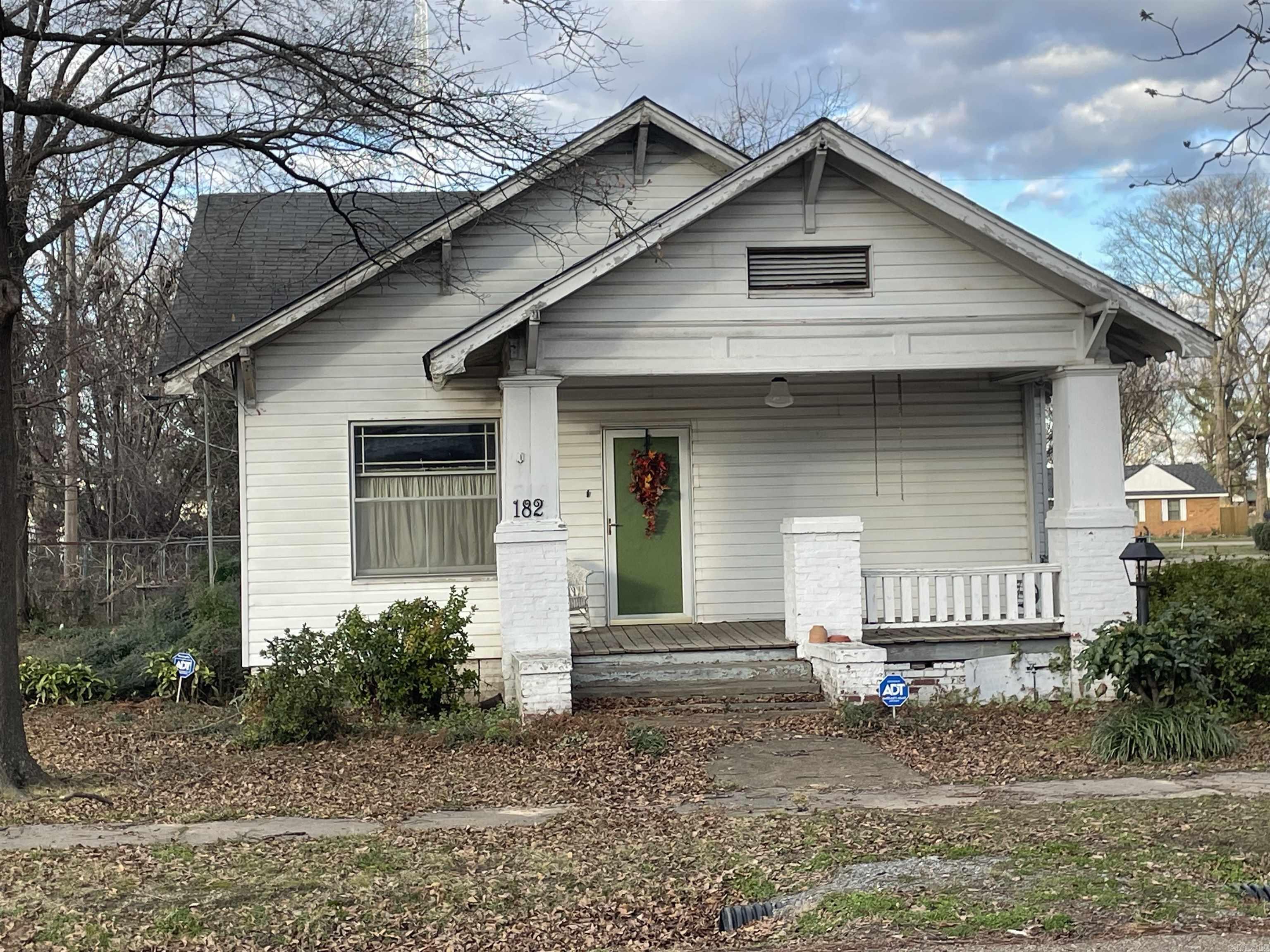 182 2nd Avenue Property Photo 1