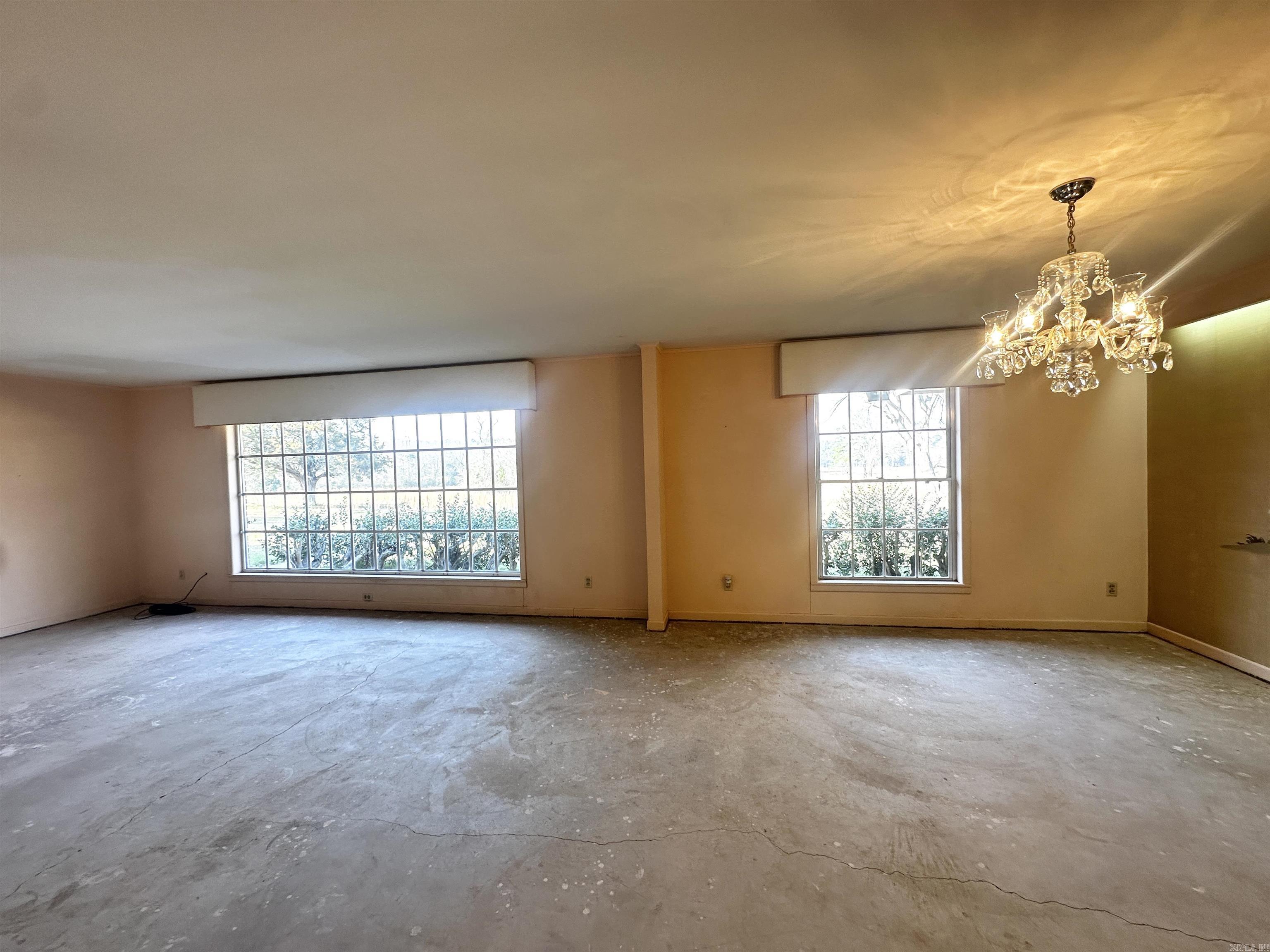 1408 E Main St. Property Photo 5