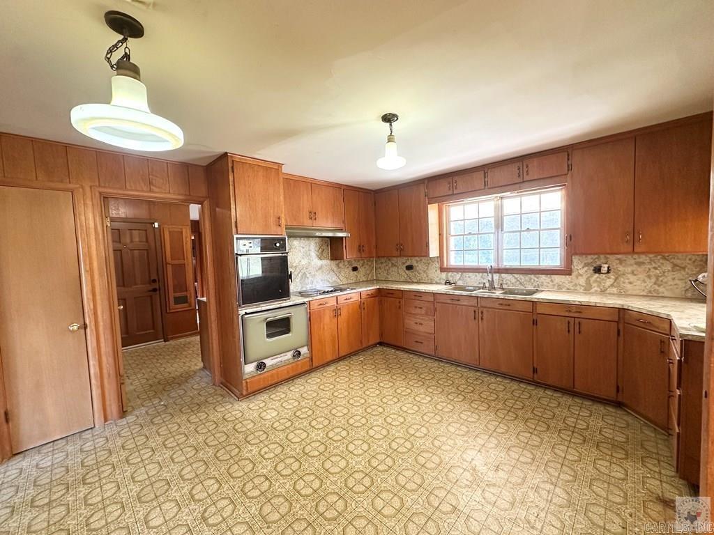 1408 E Main St. Property Photo 9