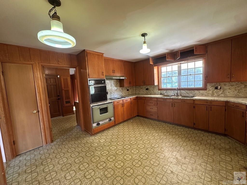 1408 E Main St. Property Photo 11
