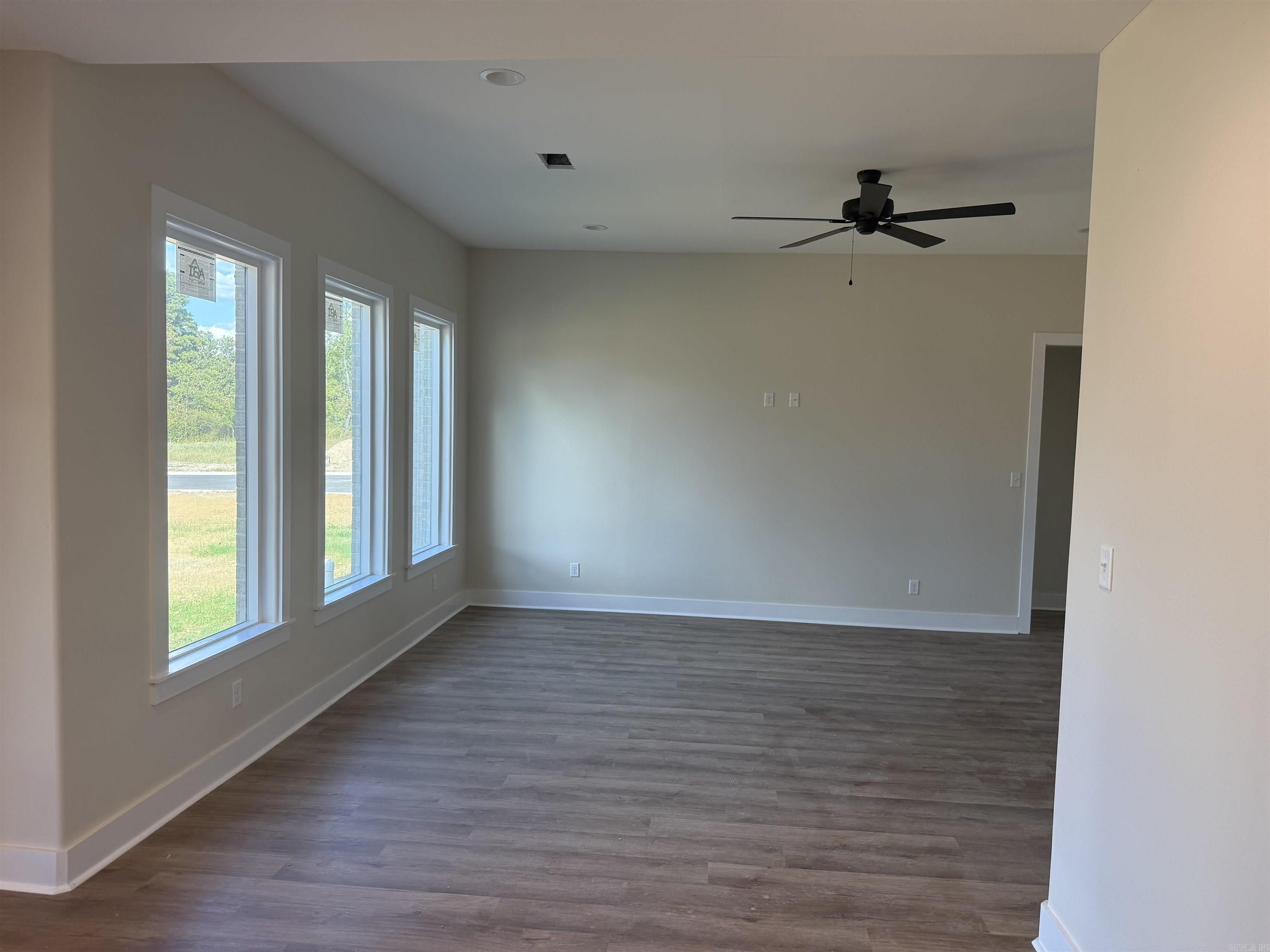 155 Riverstone Loop Property Photo 21