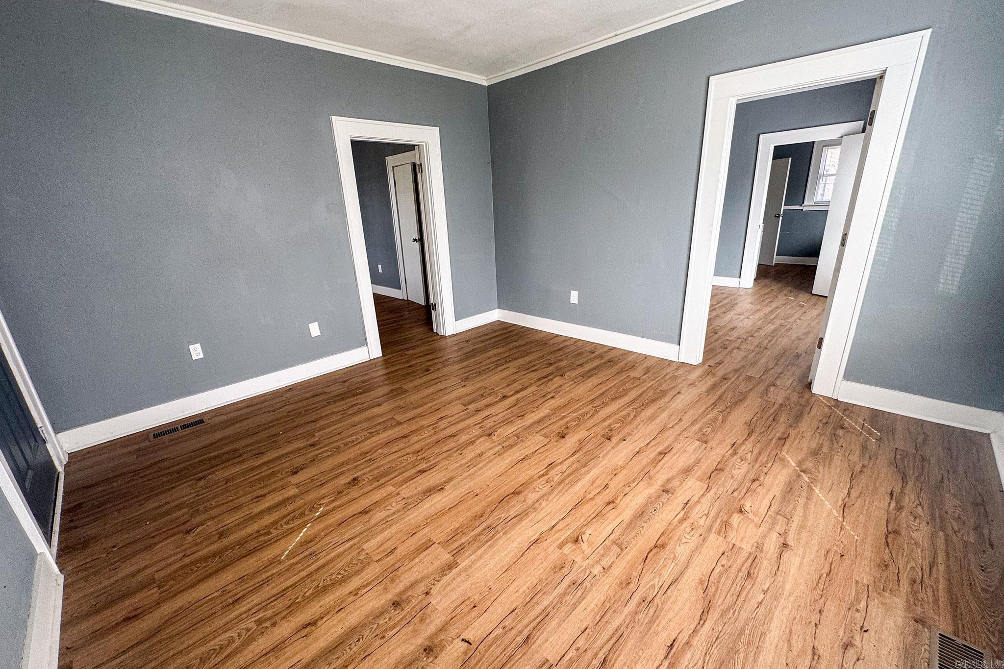 207 E 21st Street Property Photo 4