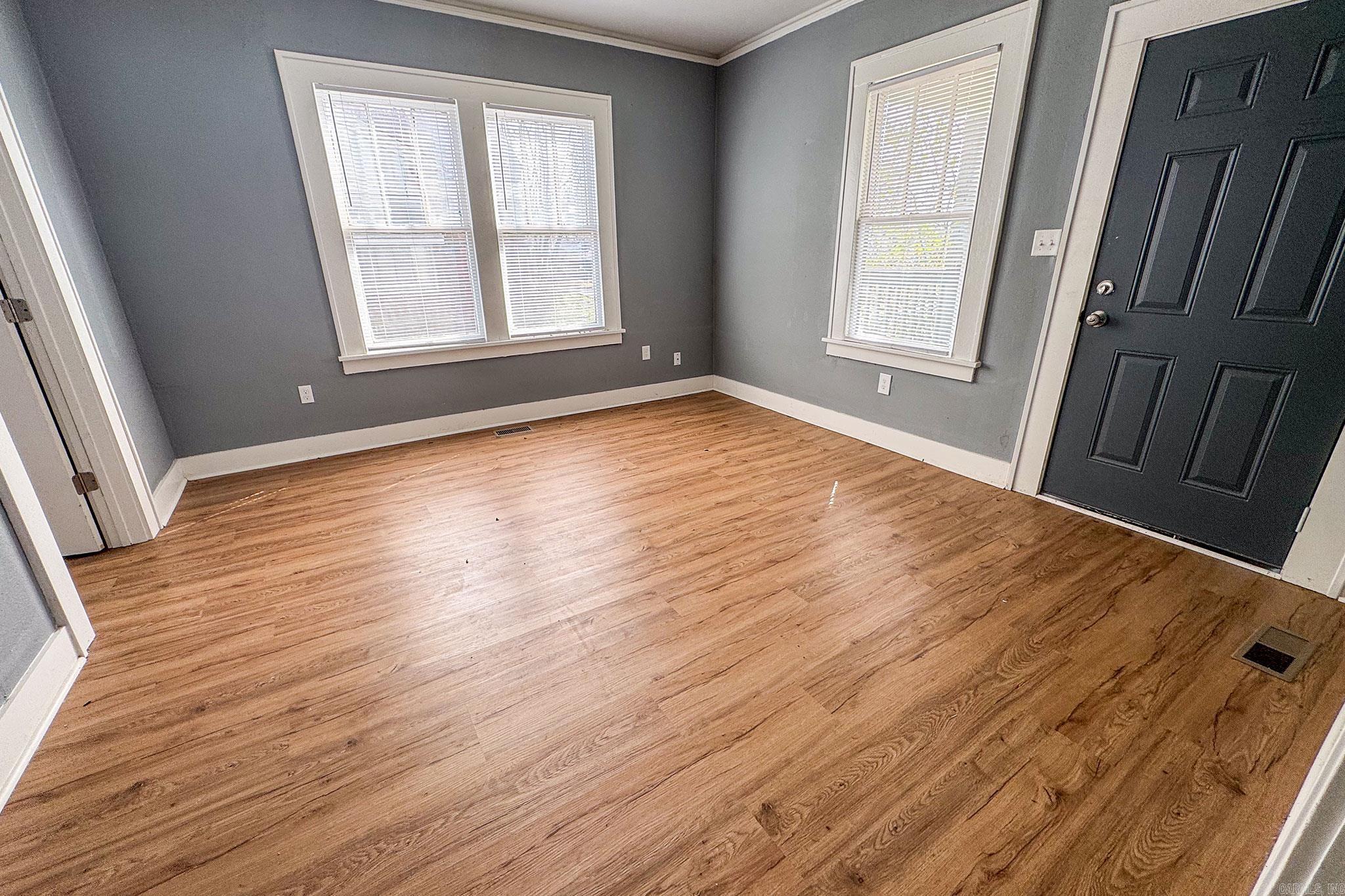 207 E 21st Street Property Photo 5