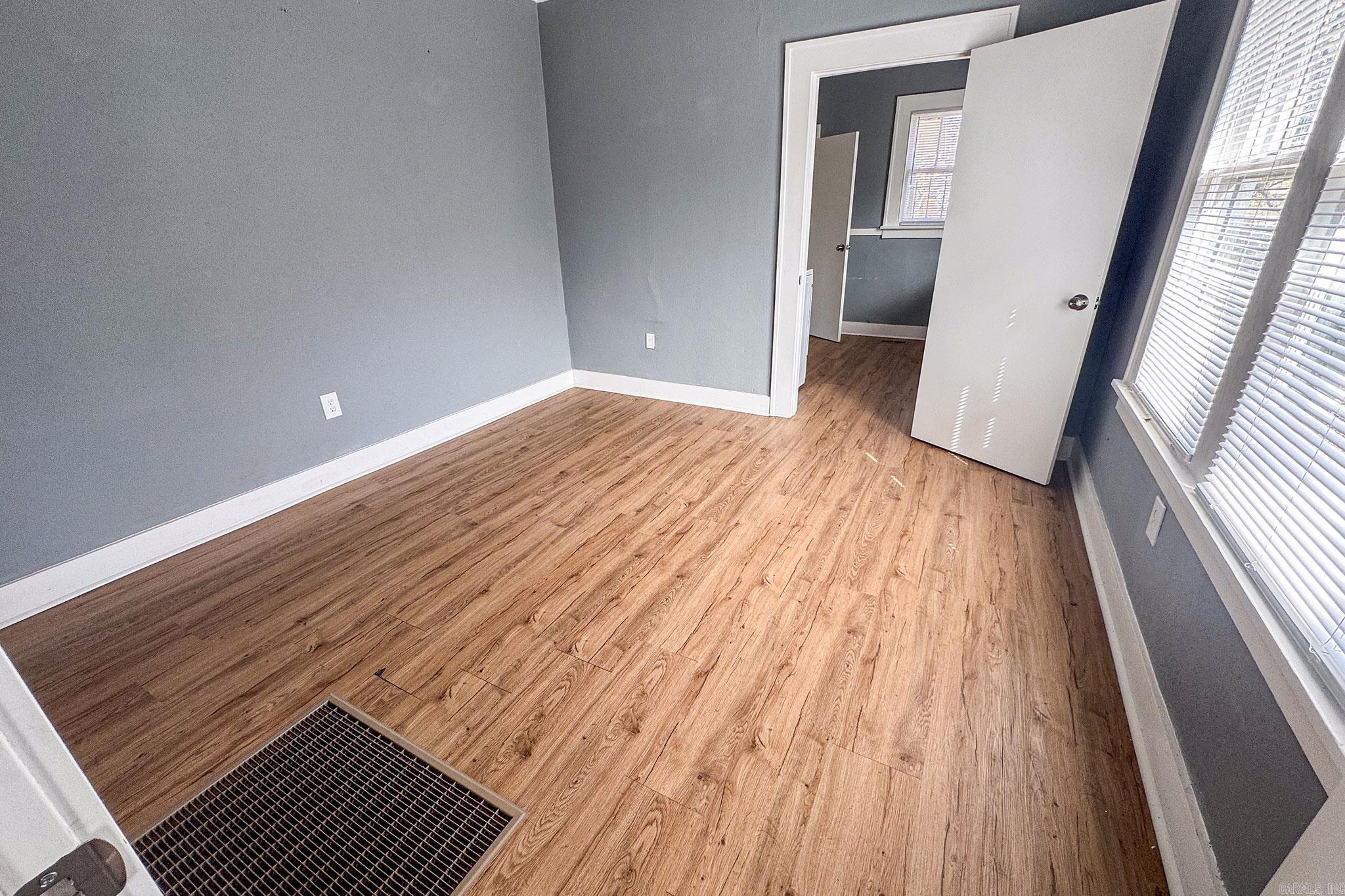 207 E 21st Street Property Photo 6