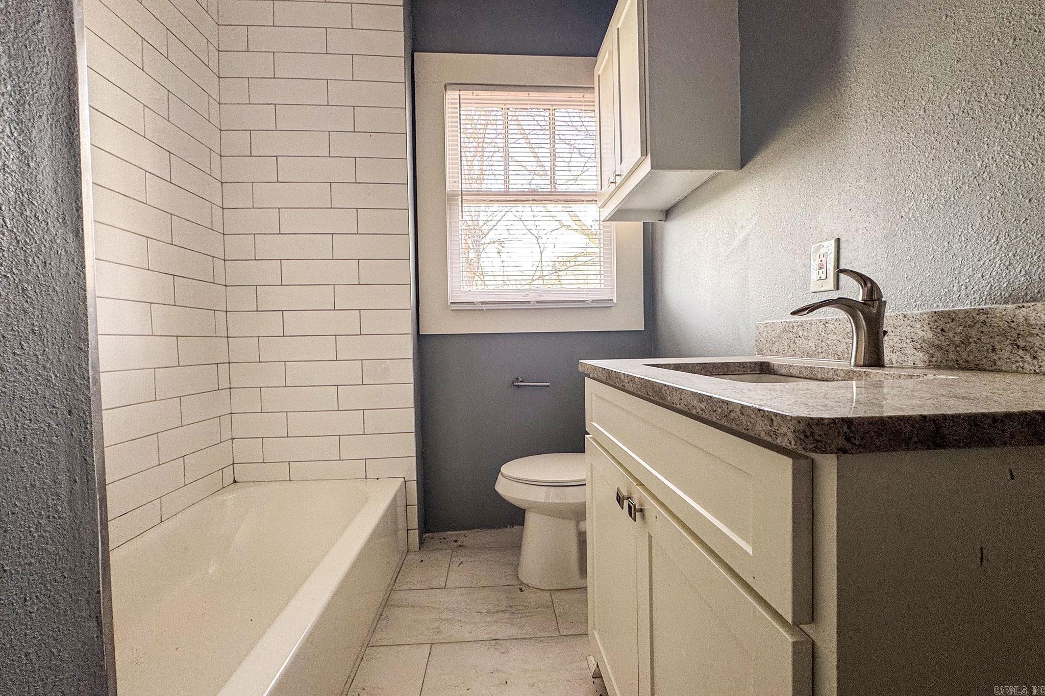 207 E 21st Street Property Photo 11