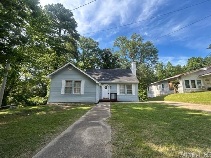 734 Maple Property Photo 1