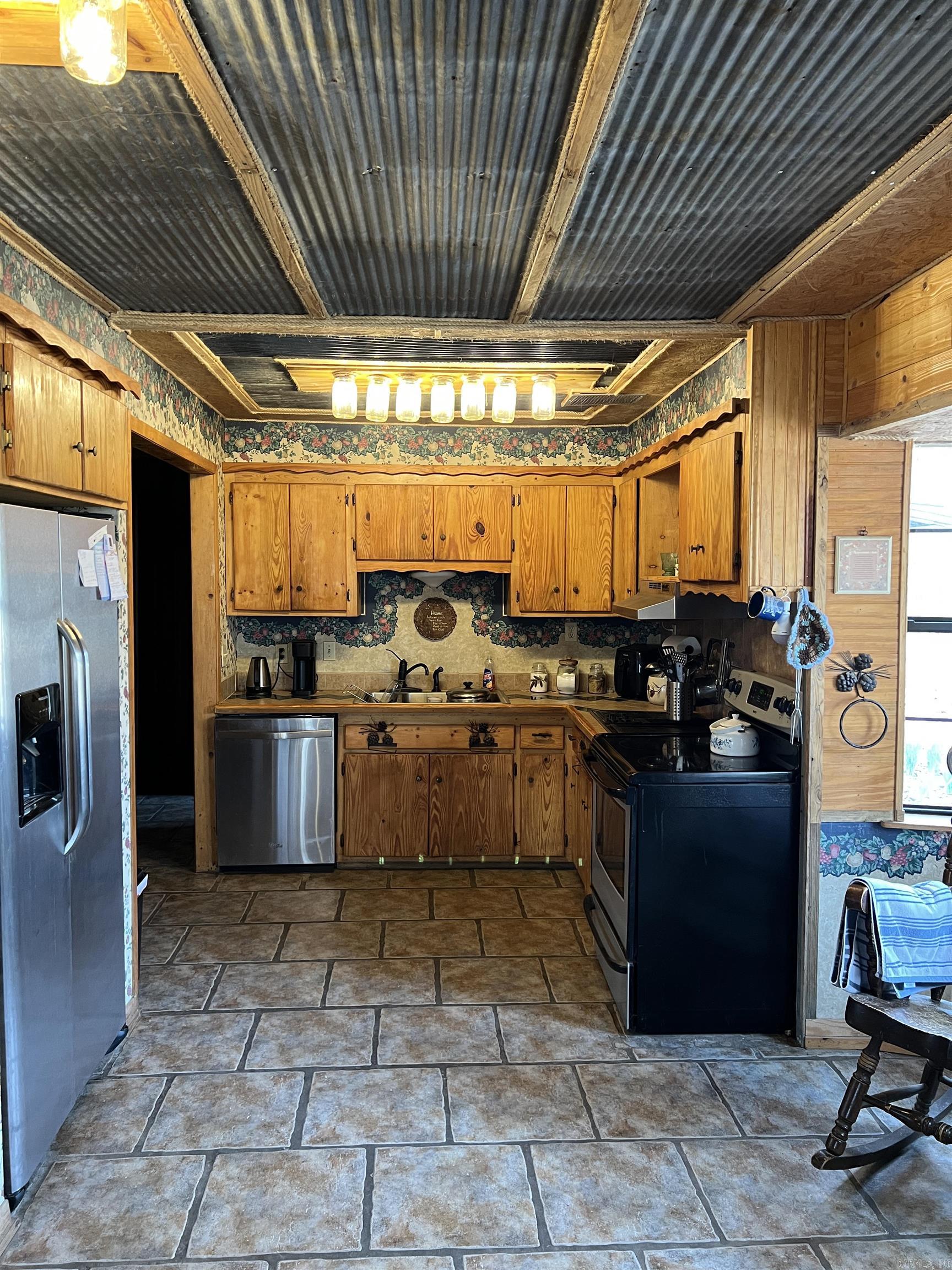 305 Polk Road 76 W Property Photo 3