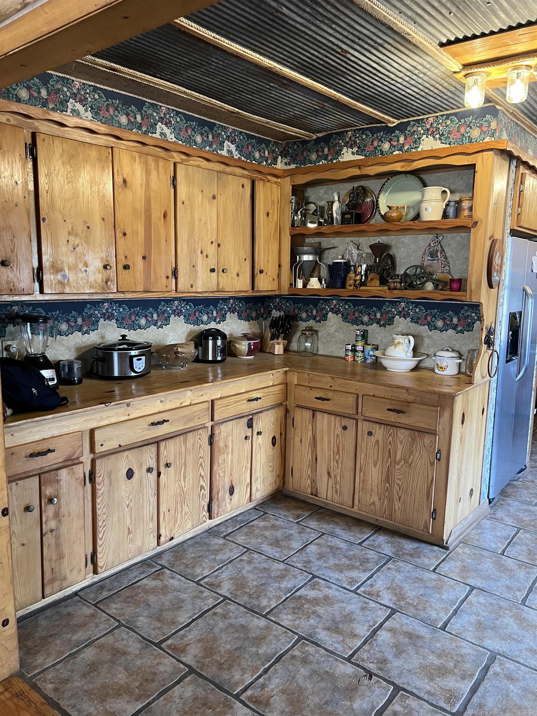 305 Polk Road 76 W Property Photo 4