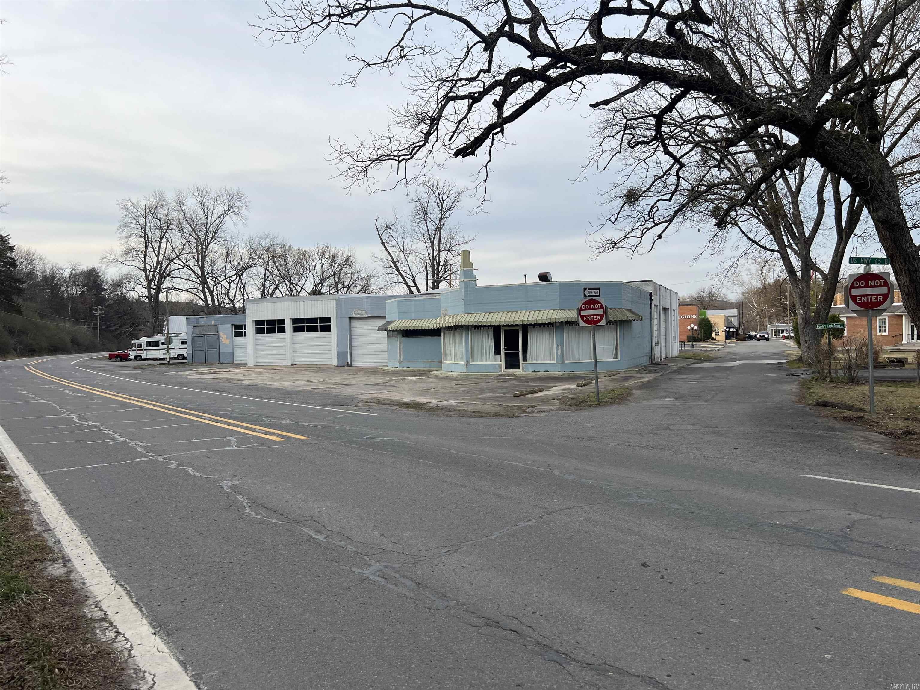 314 U.s.-65 Bus Property Photo 1