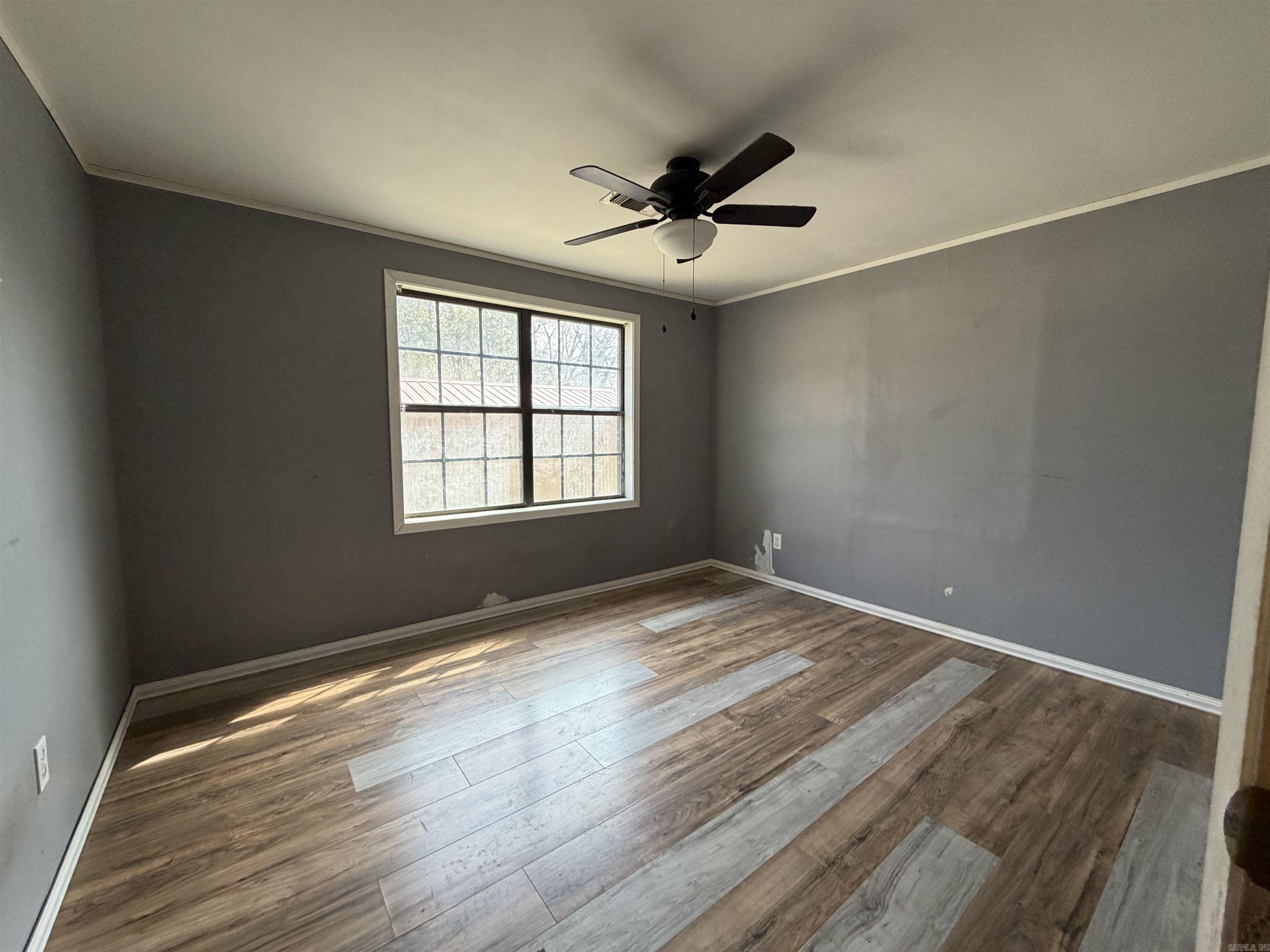 110 N Peach Property Photo 7