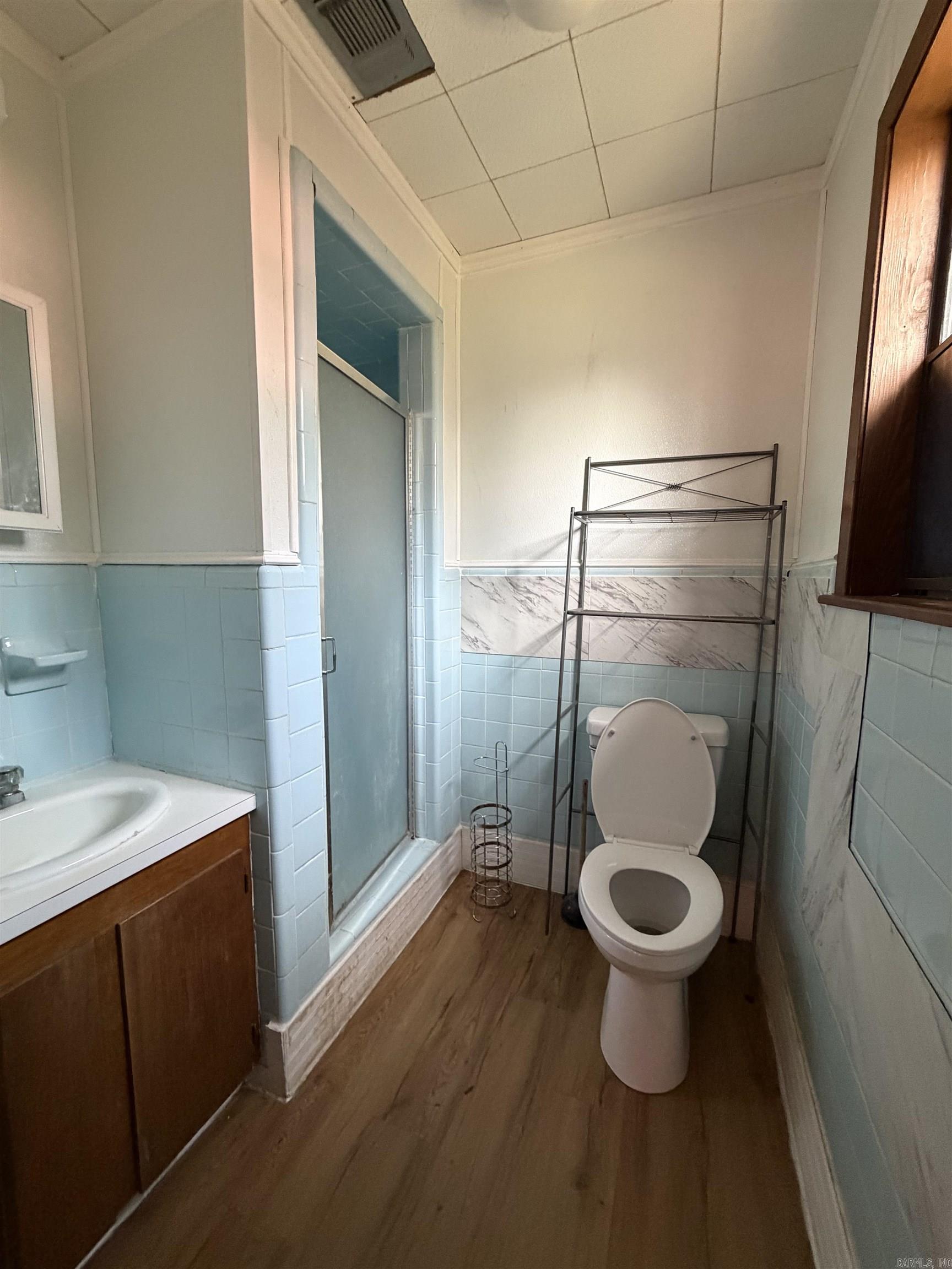110 N Peach Property Photo 8