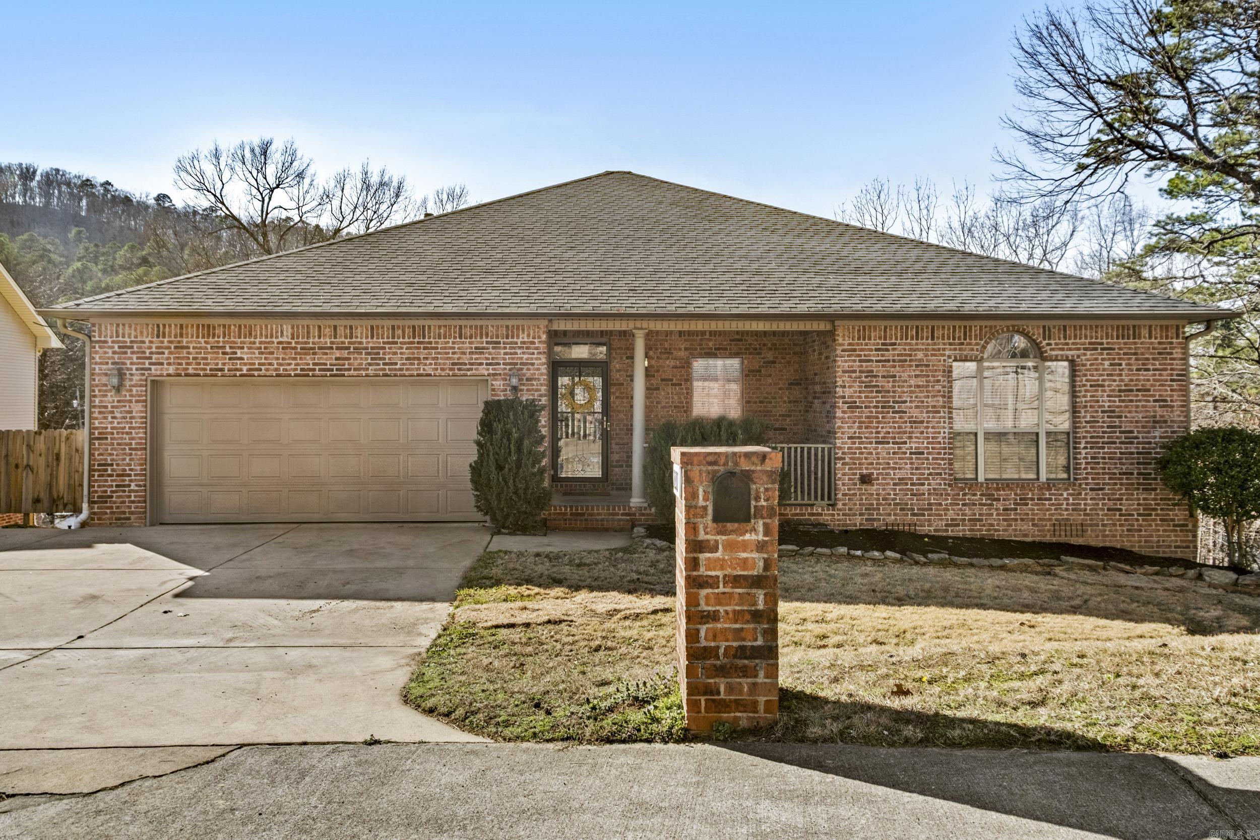 2211 Westport Loop Property Photo 3