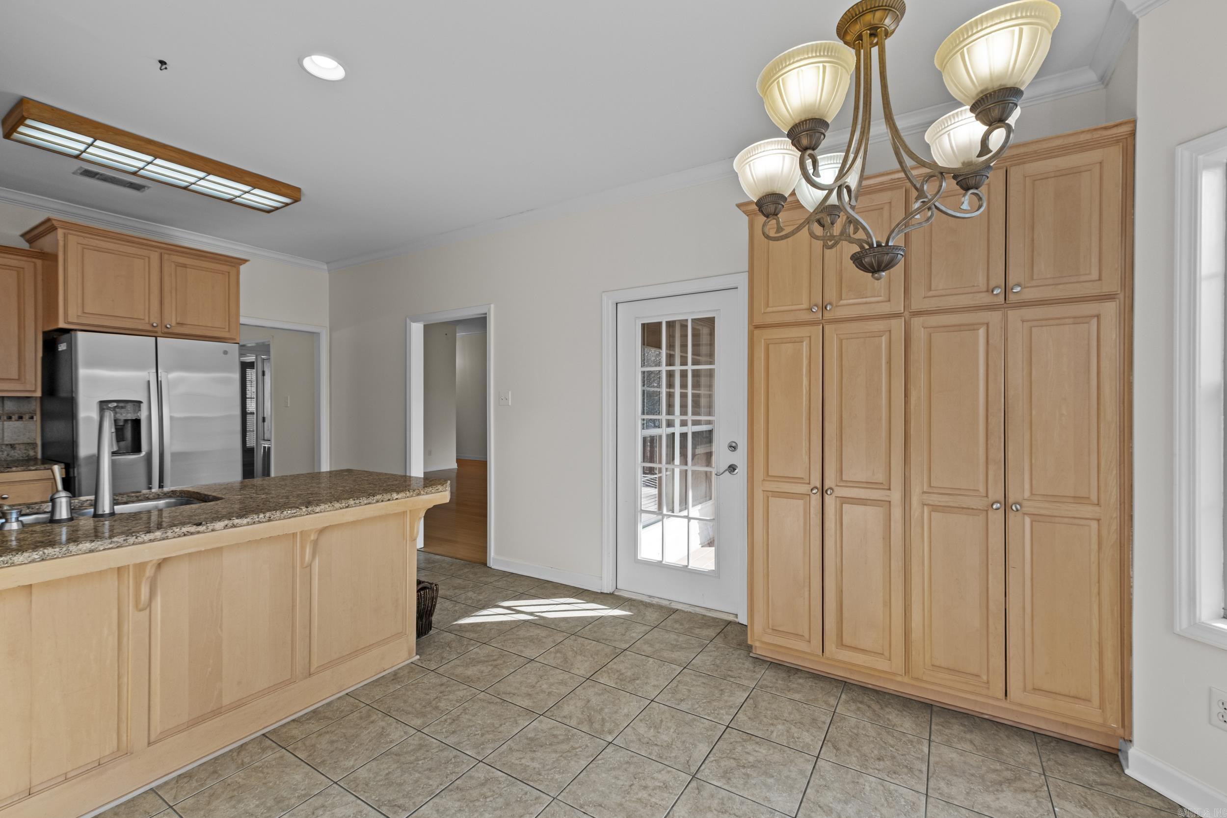 2211 Westport Loop Property Photo 16