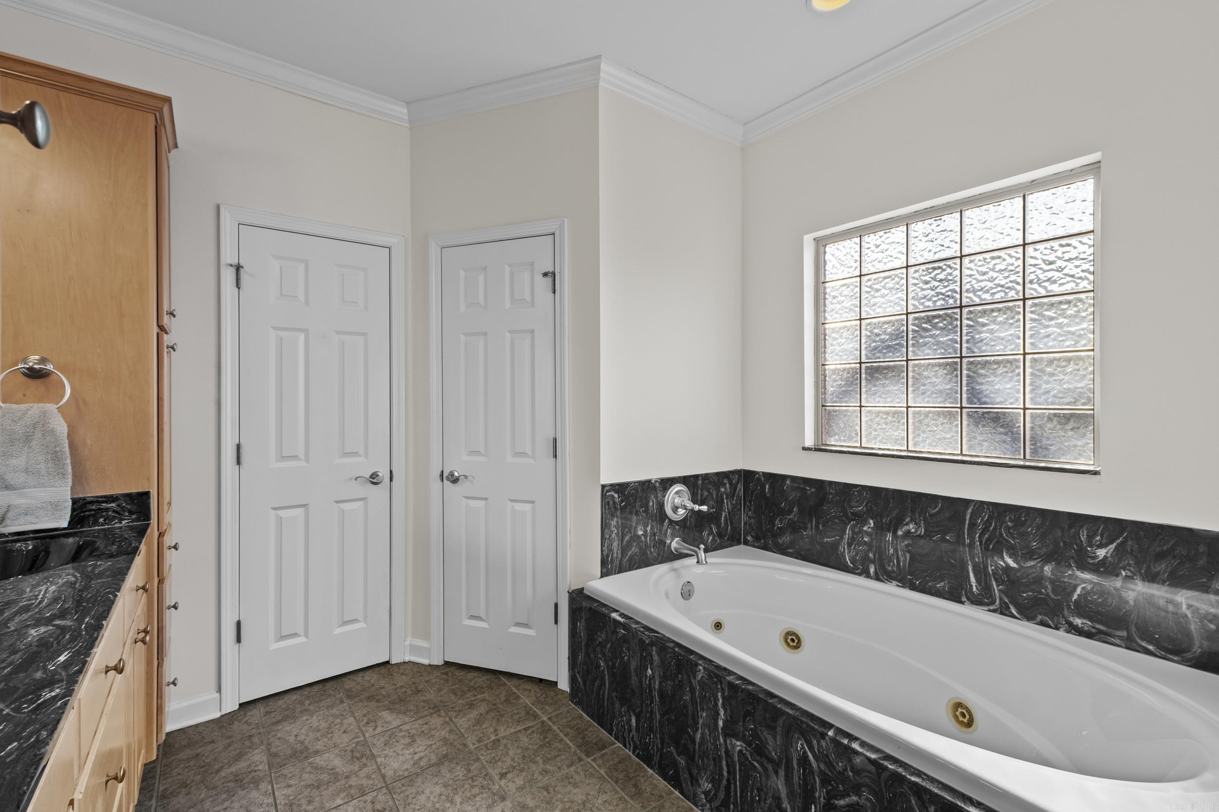2211 Westport Loop Property Photo 22