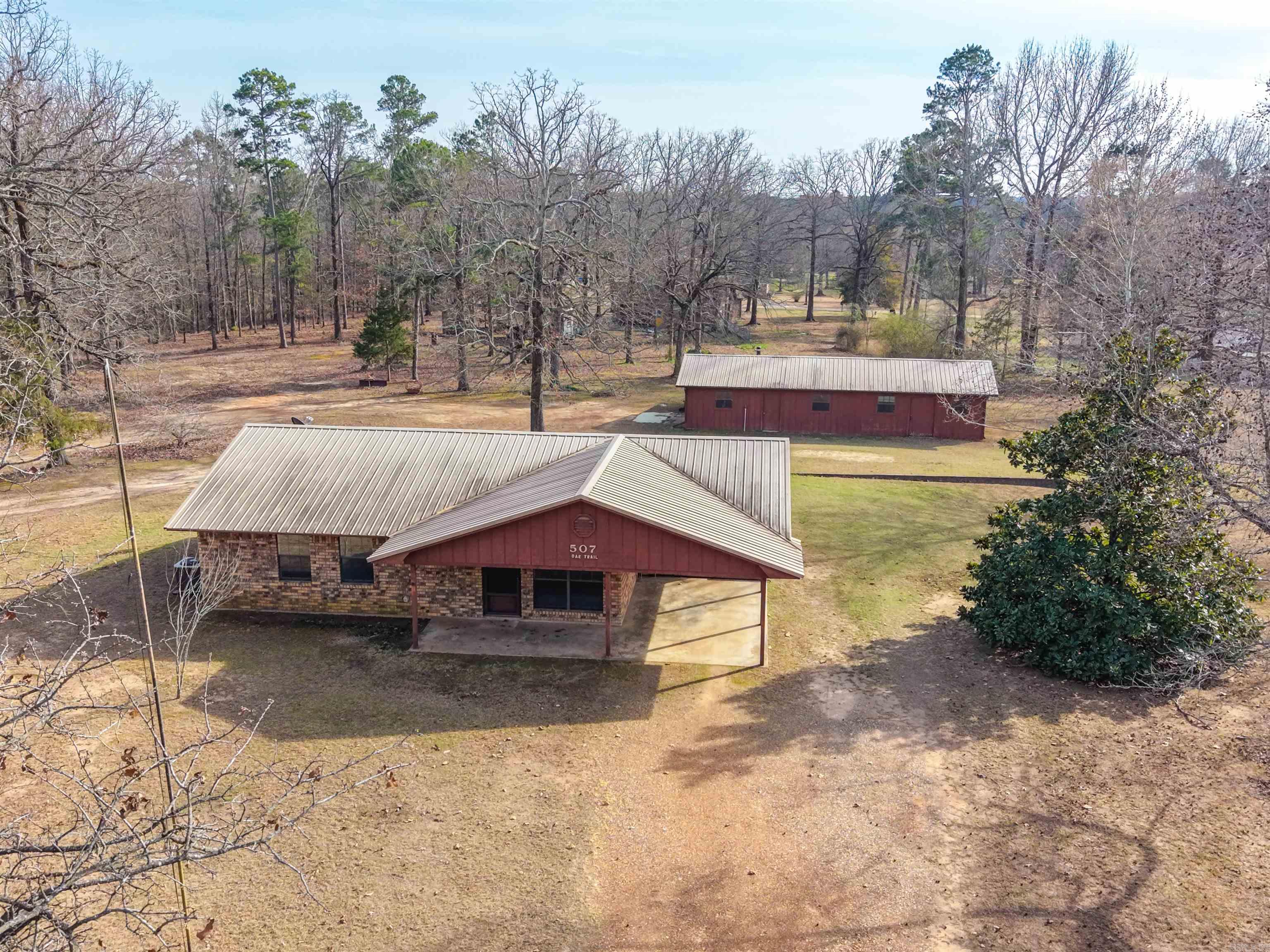 507 Oak Trail Property Photo 3