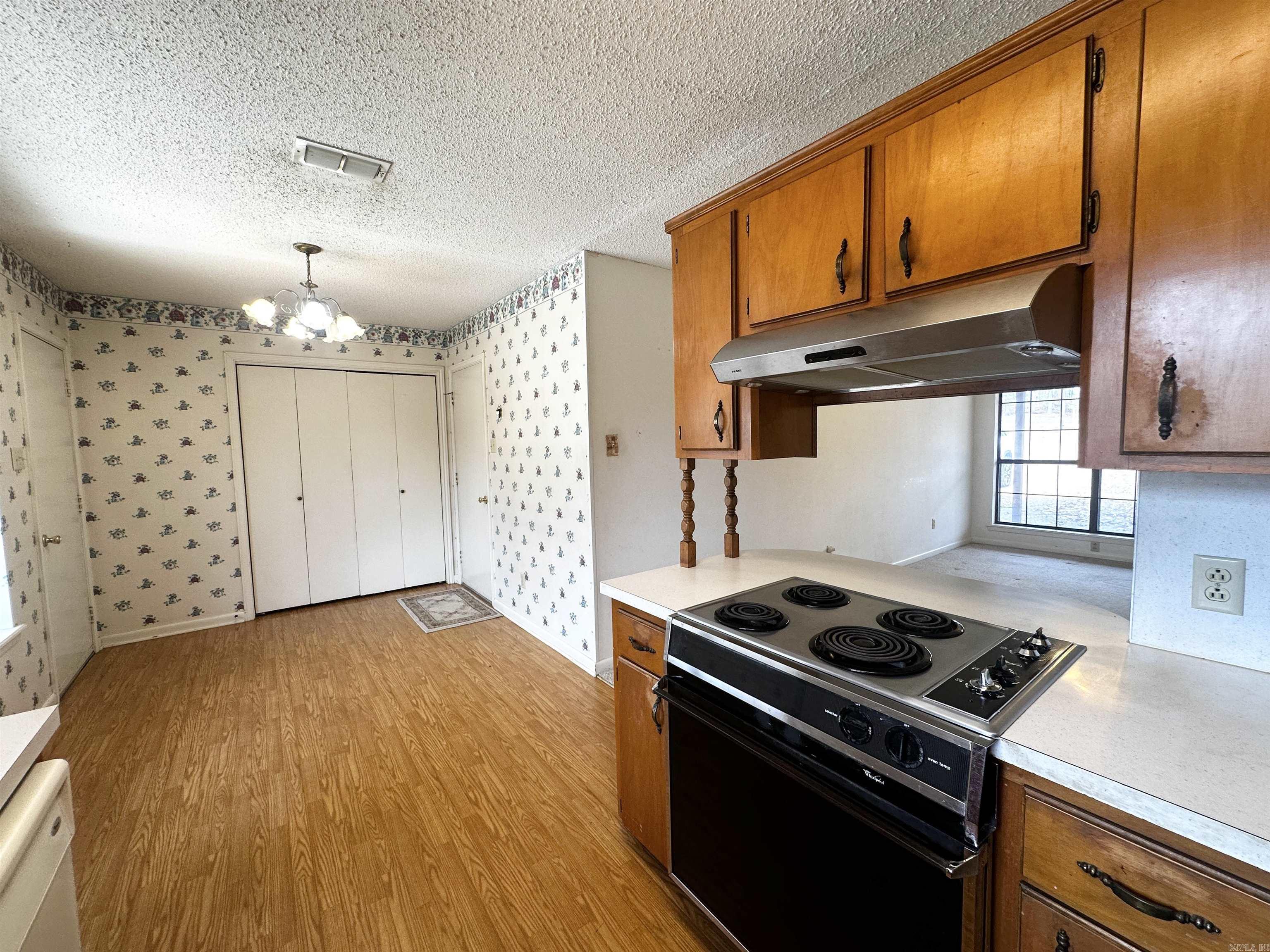 507 Oak Trail Property Photo 7