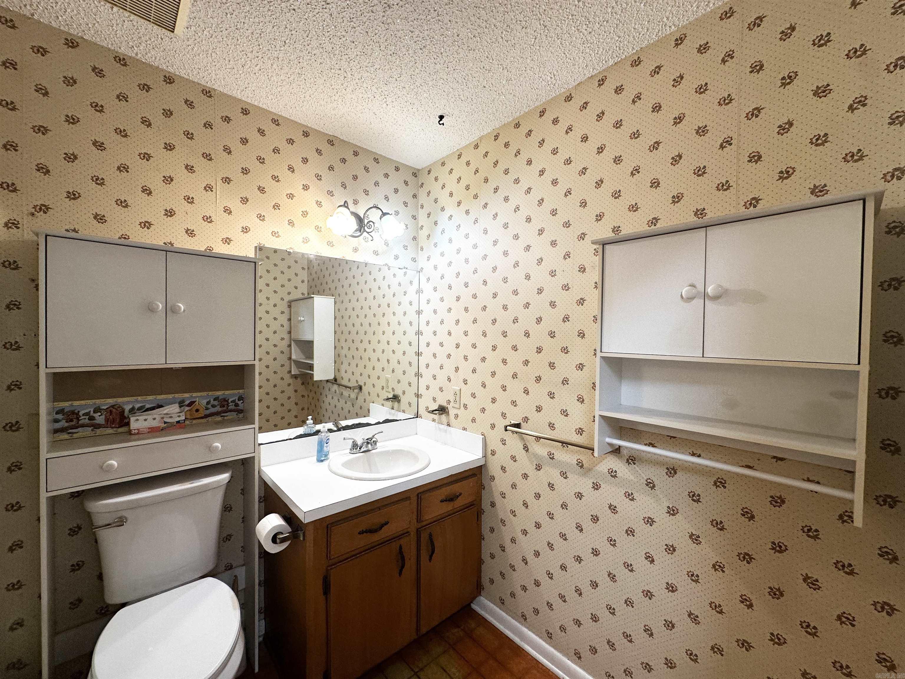 507 Oak Trail Property Photo 9