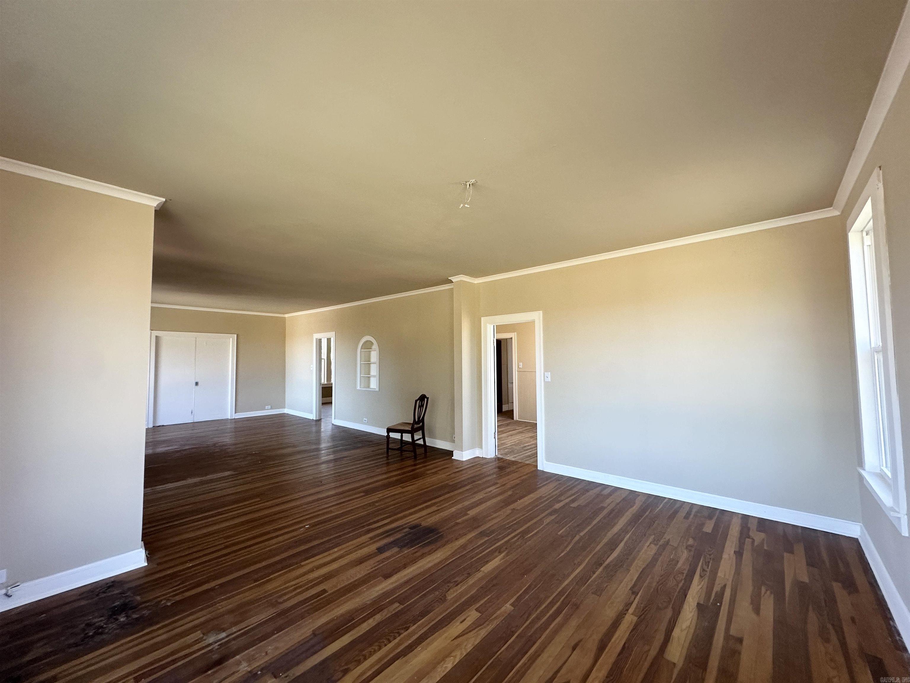 1406 E Main St. Property Photo 5