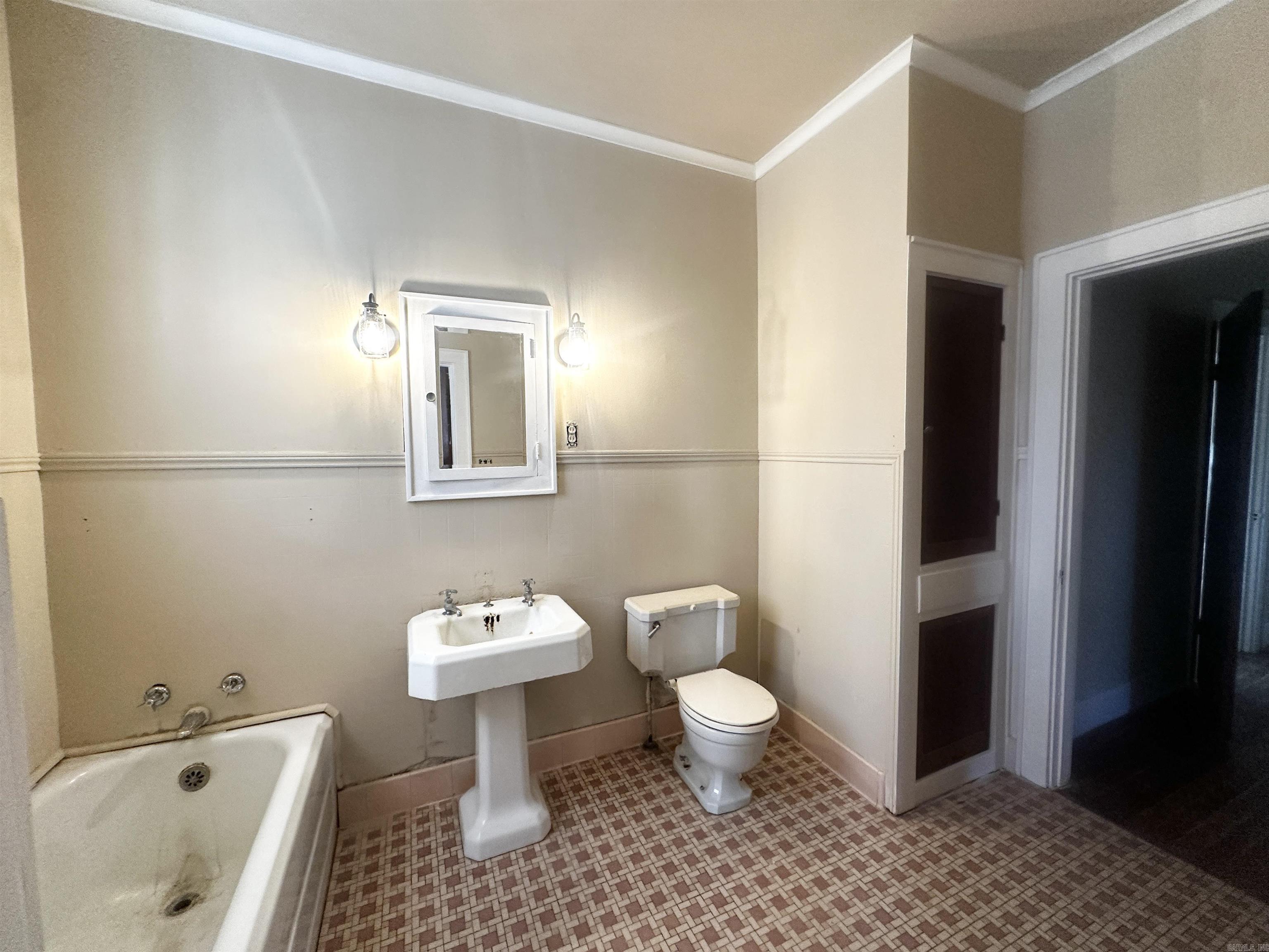 1406 E Main St. Property Photo 18