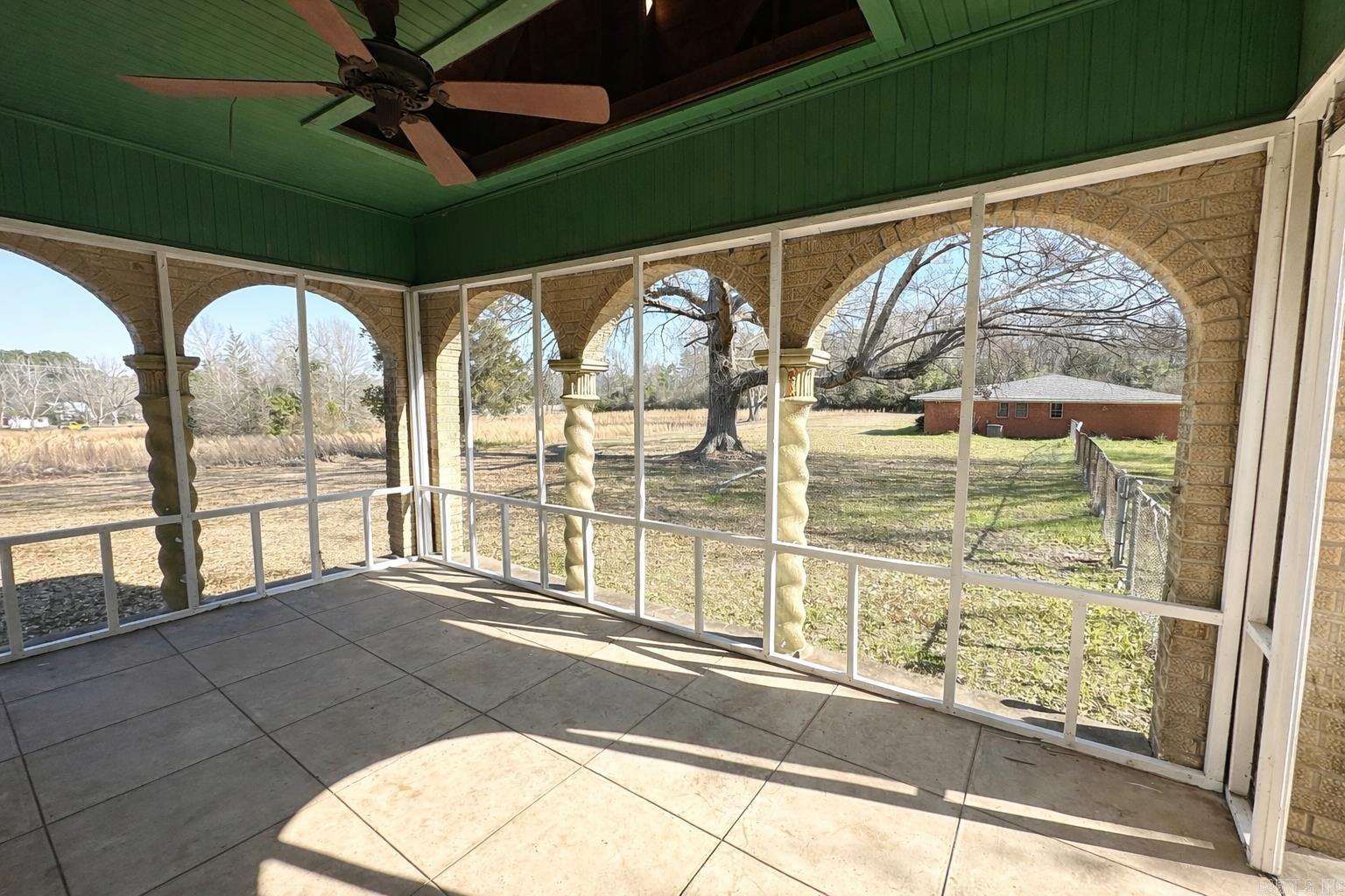 1406 E Main St. Property Photo 20