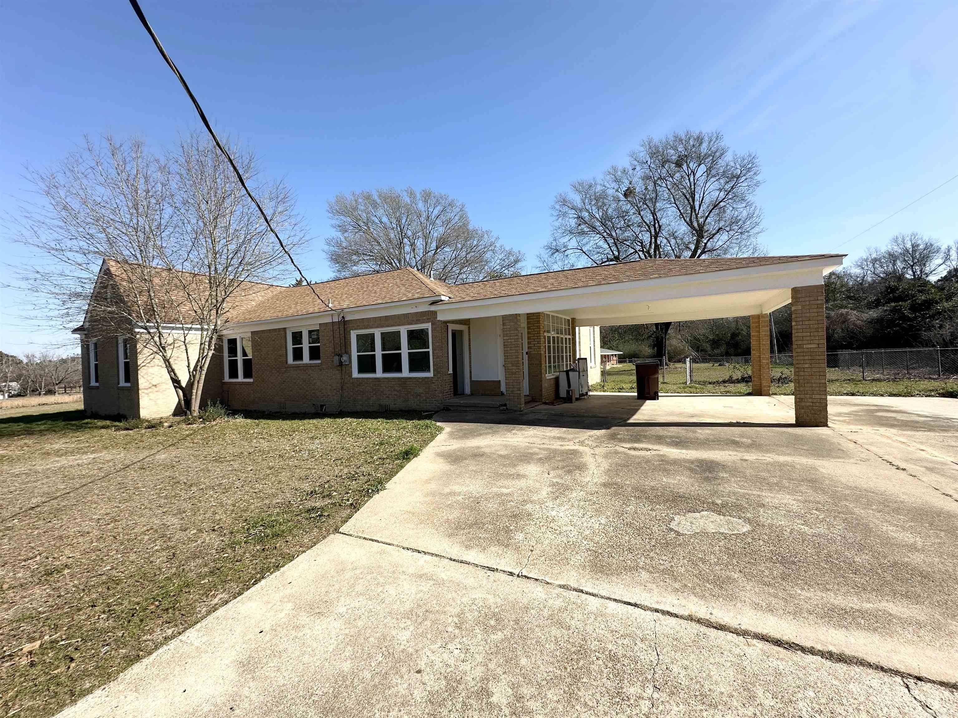 1406 E Main St. Property Photo 22