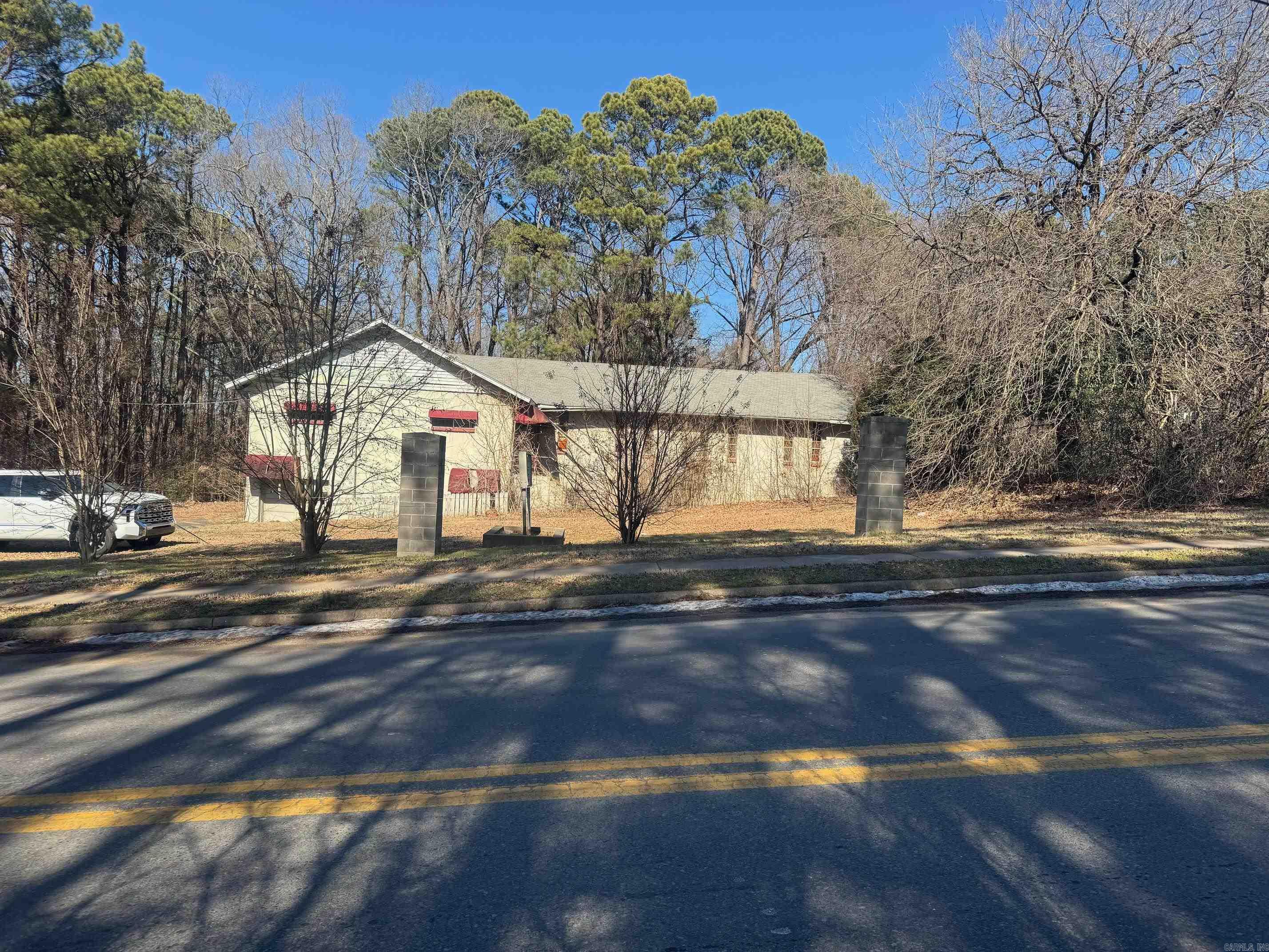 5000 Young Rd Property Photo 1