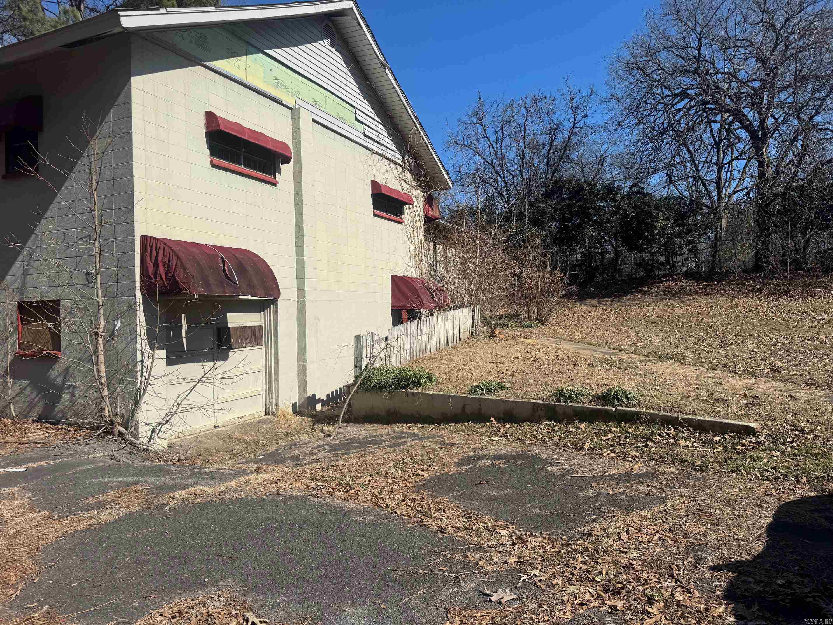 5000 Young Rd Property Photo 2