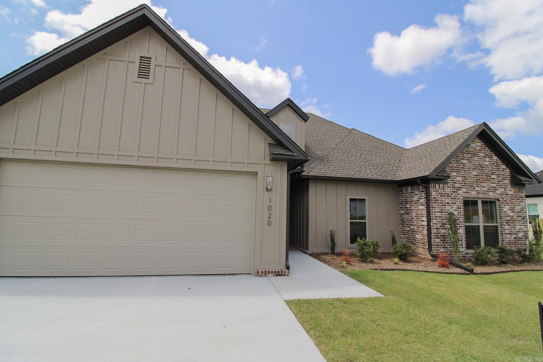 1020 Ridgeview Cove Property Photo 1