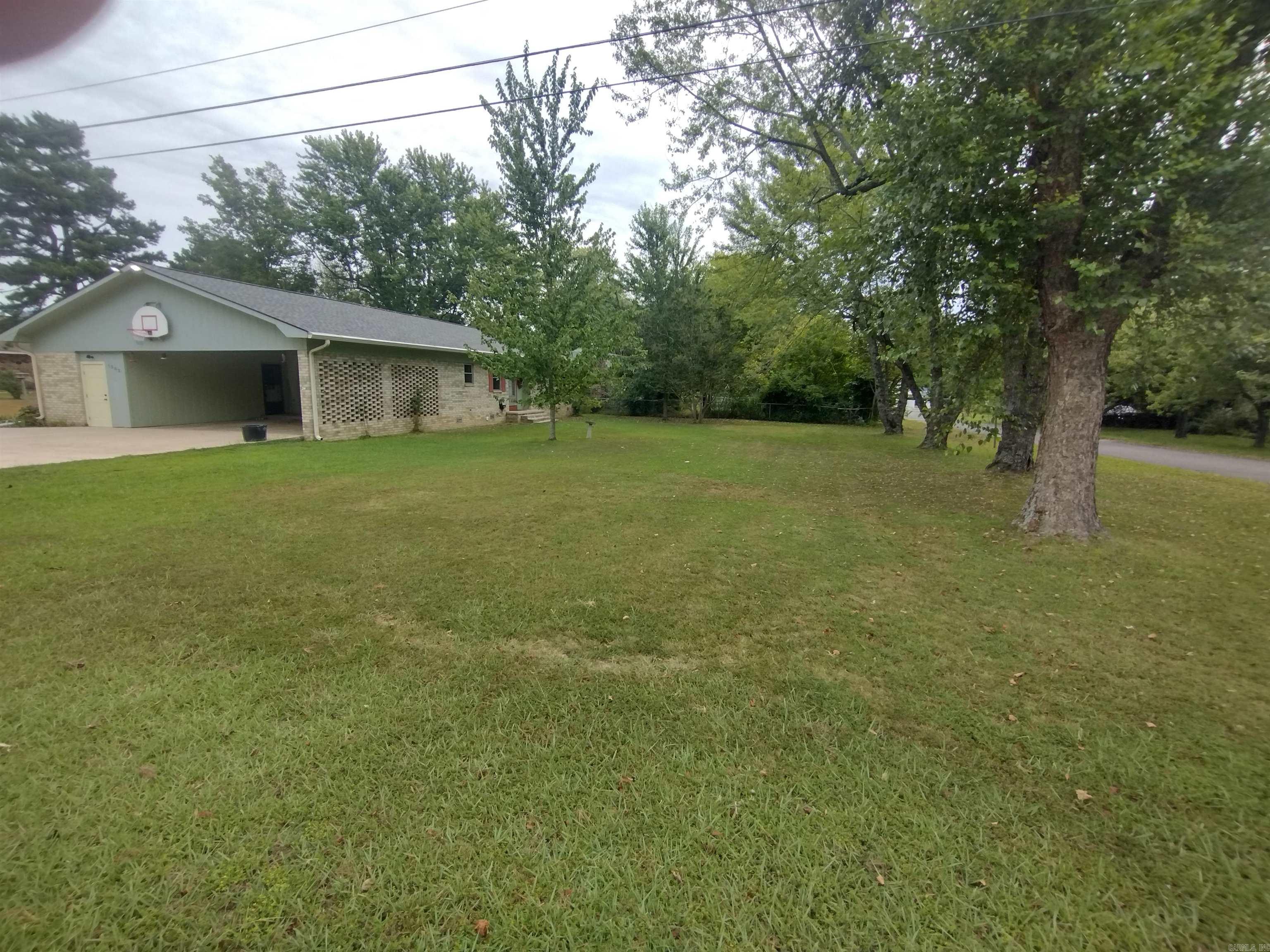1502 Cynthia St Property Photo 9
