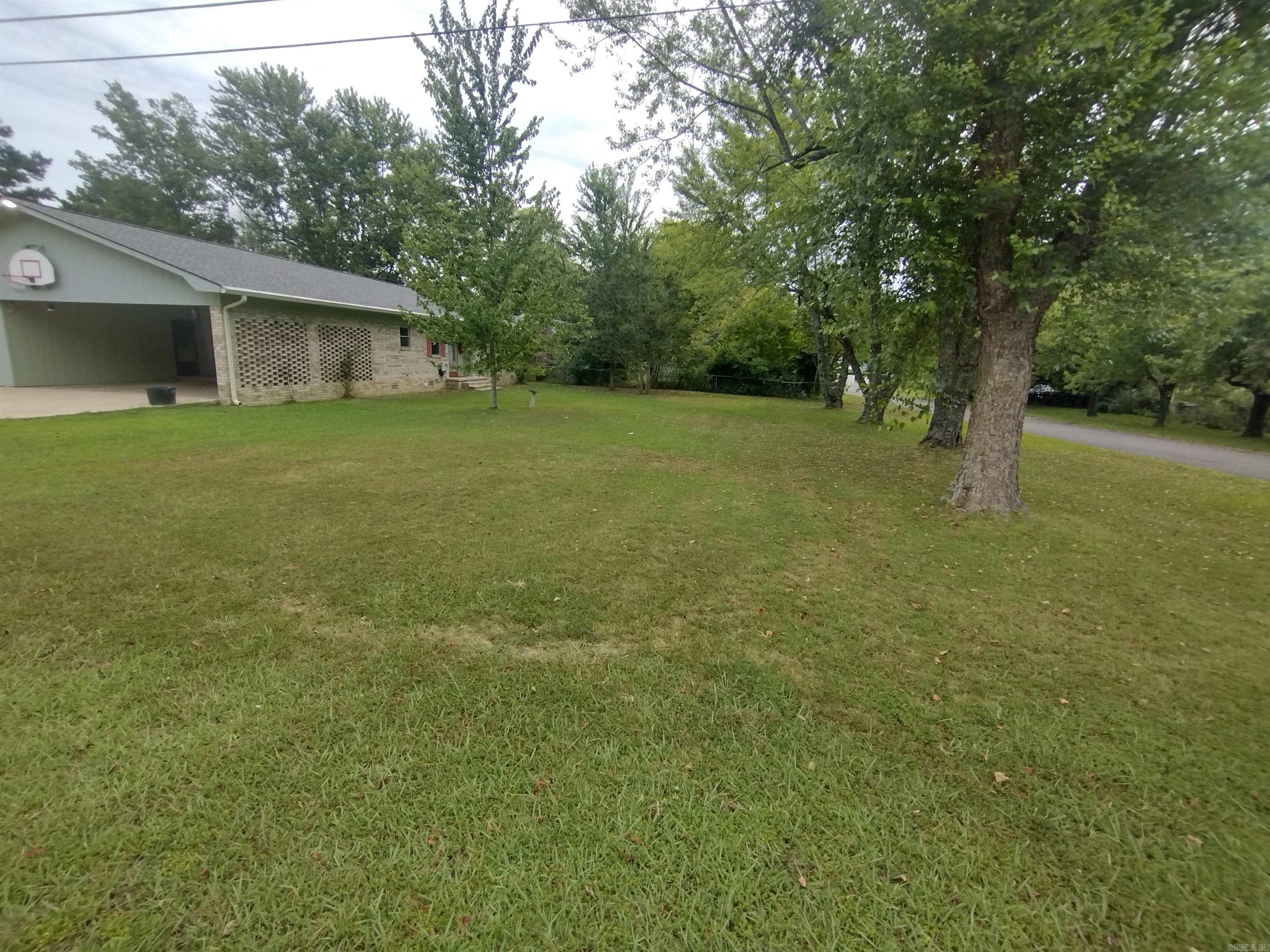 1502 Cynthia St Property Photo 10