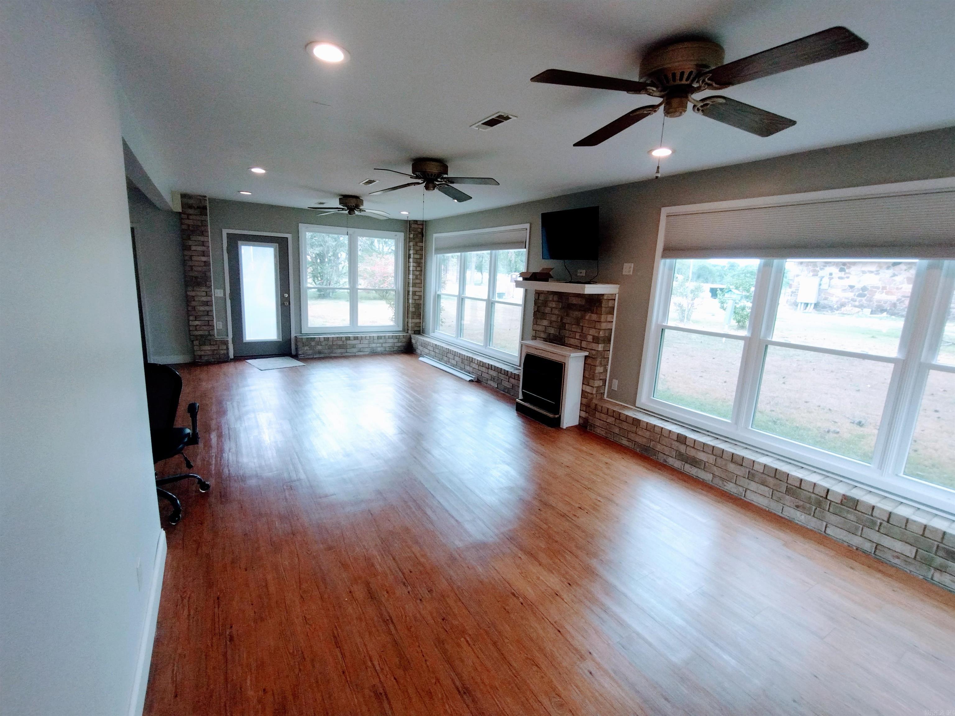 1502 Cynthia St Property Photo 15