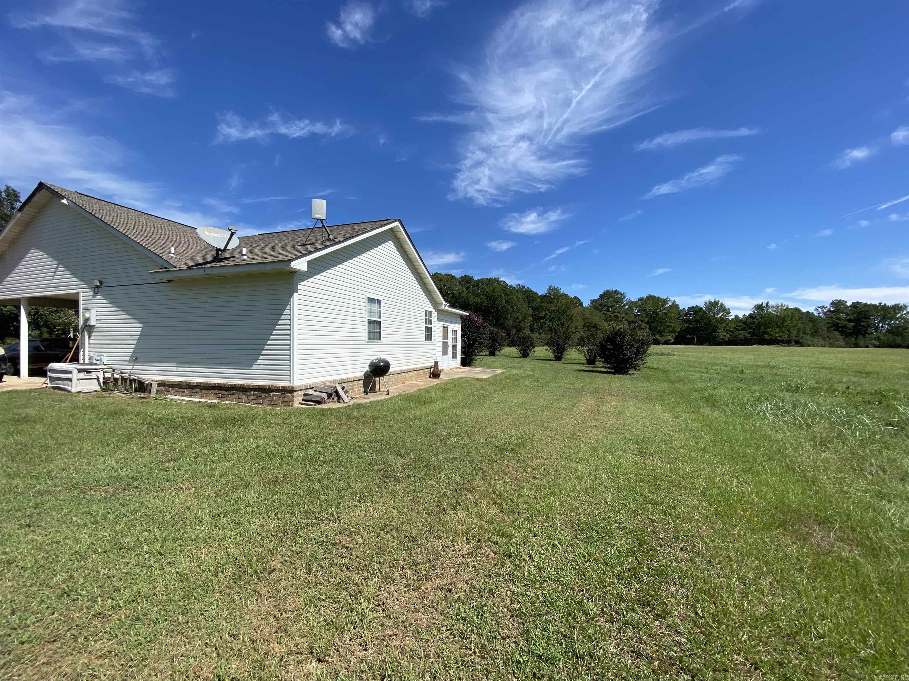 1805 Hwy 27 N Property Photo 3