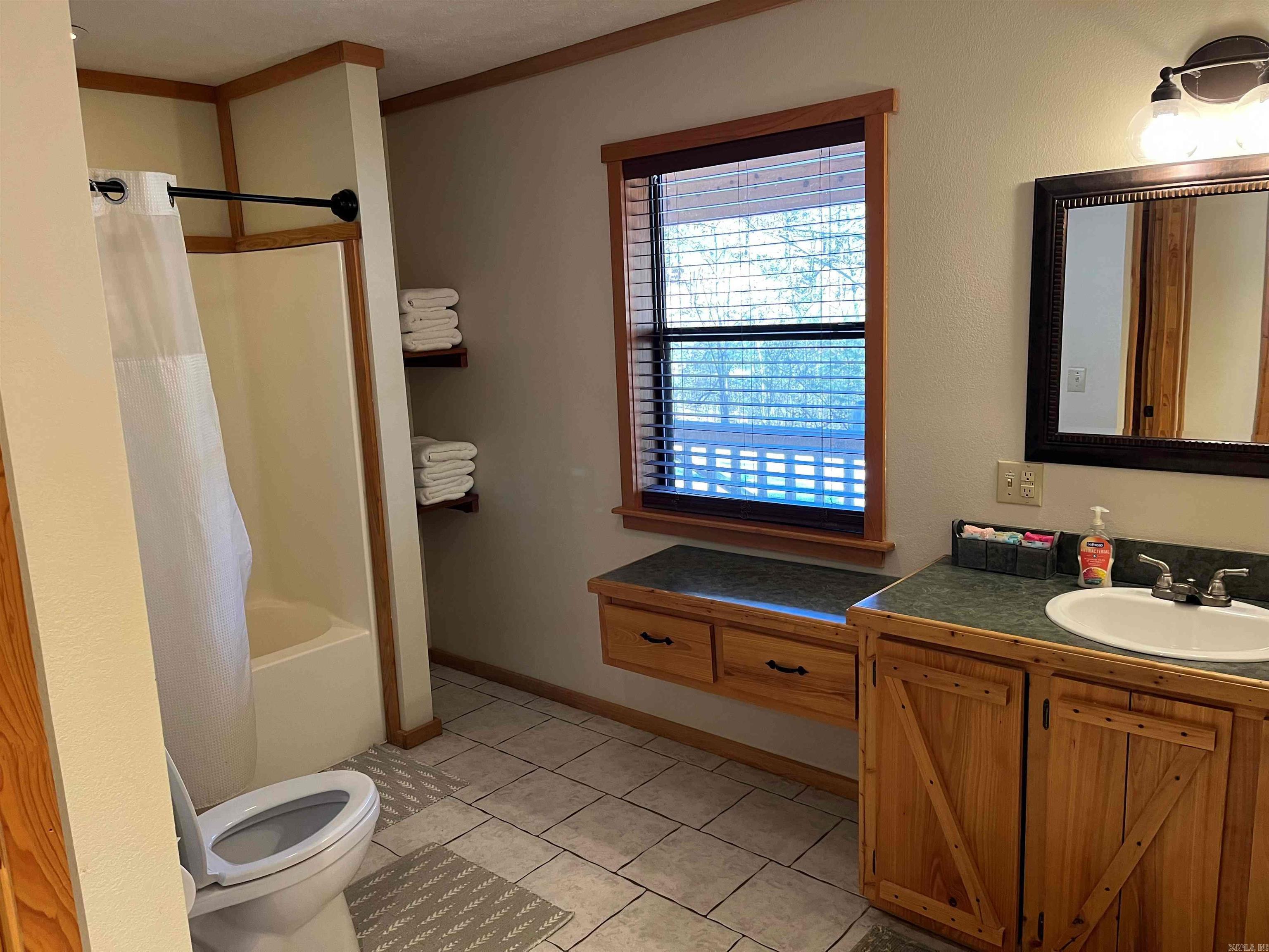 26007516 Property Photo 21