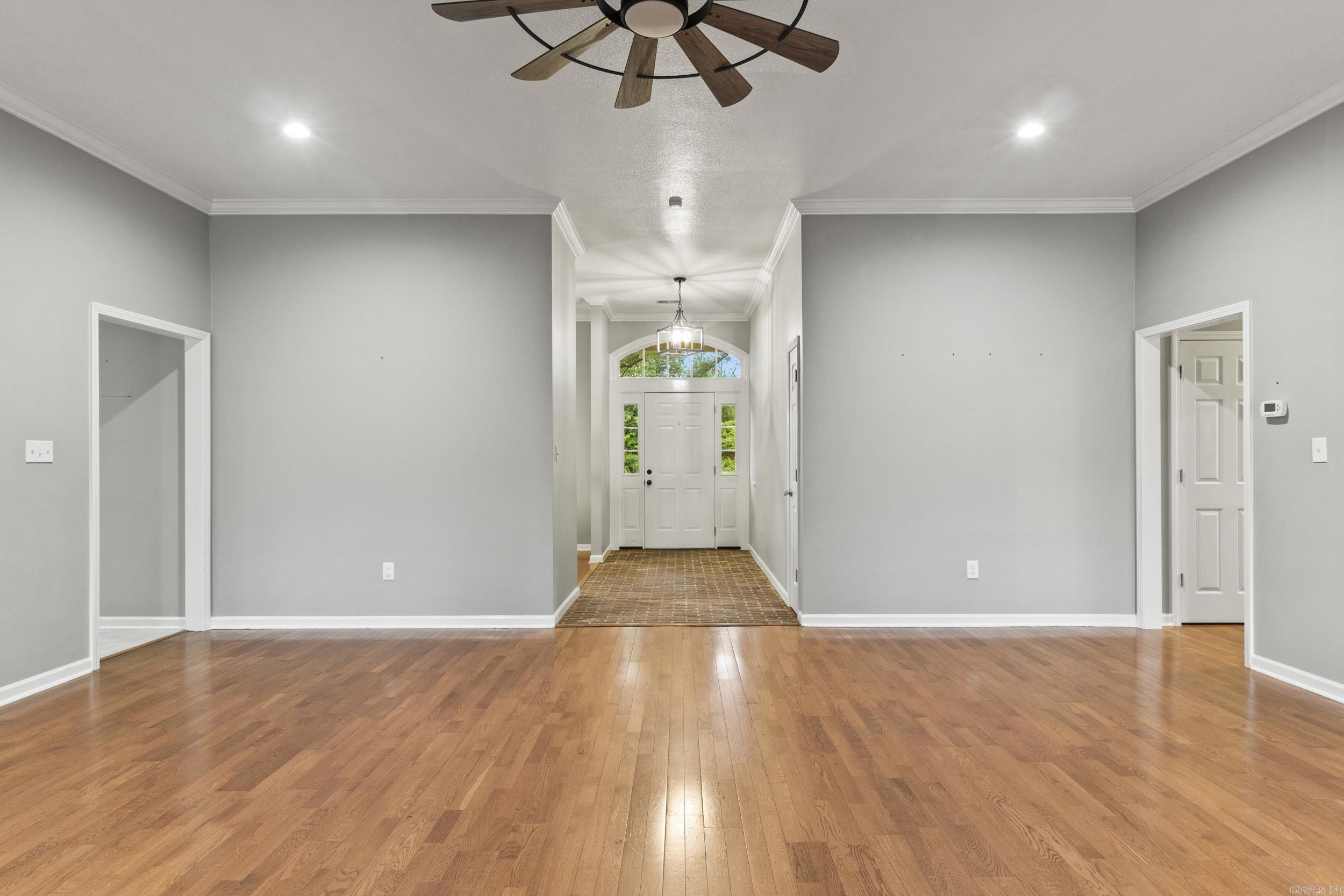 1321 E Martin Drive Property Photo 3