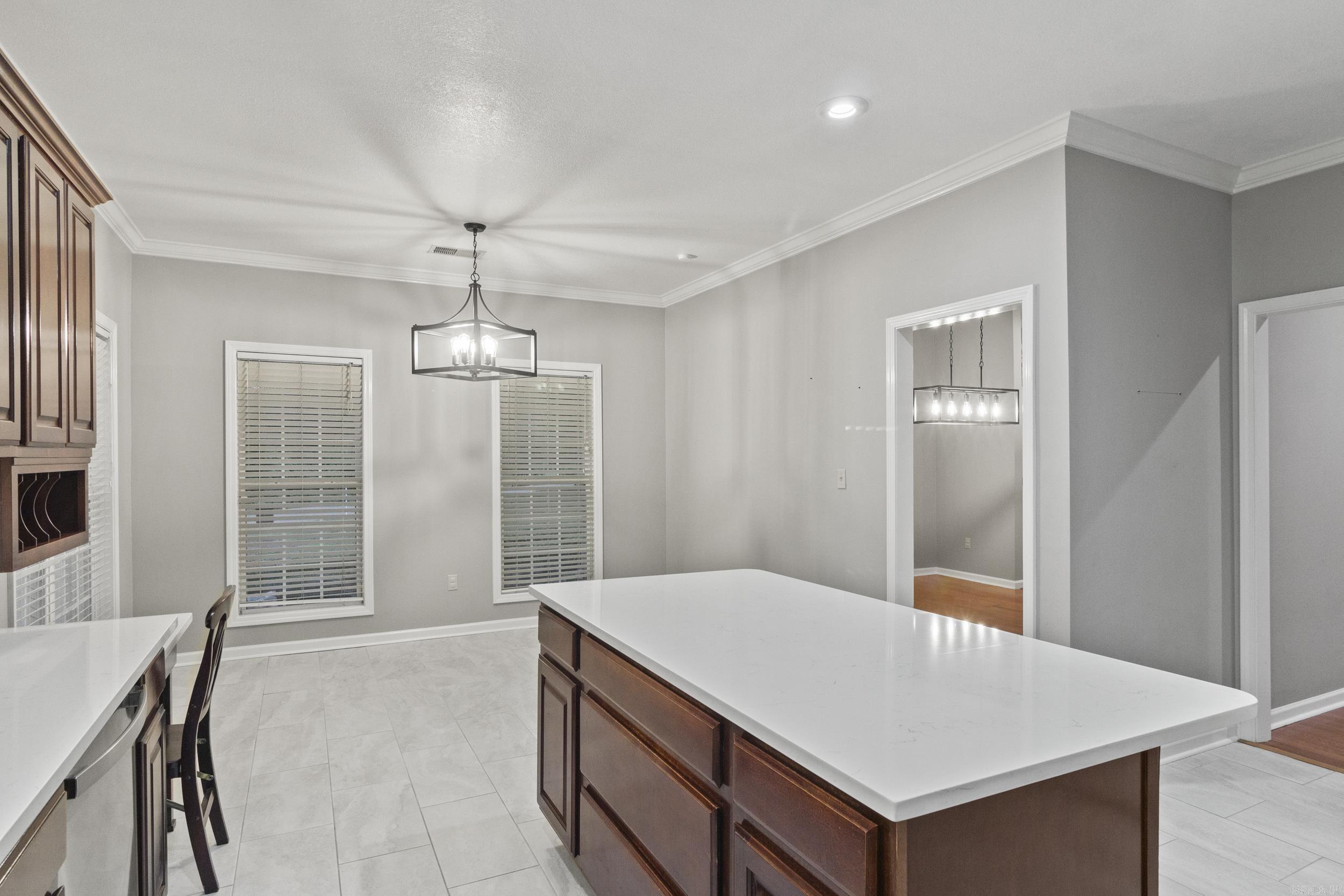 1321 E Martin Drive Property Photo 11