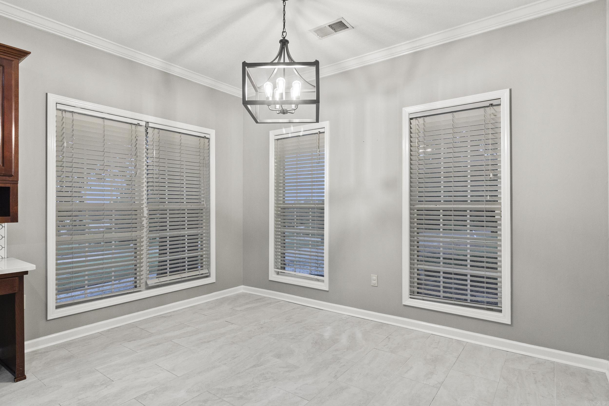 1321 E Martin Drive Property Photo 14
