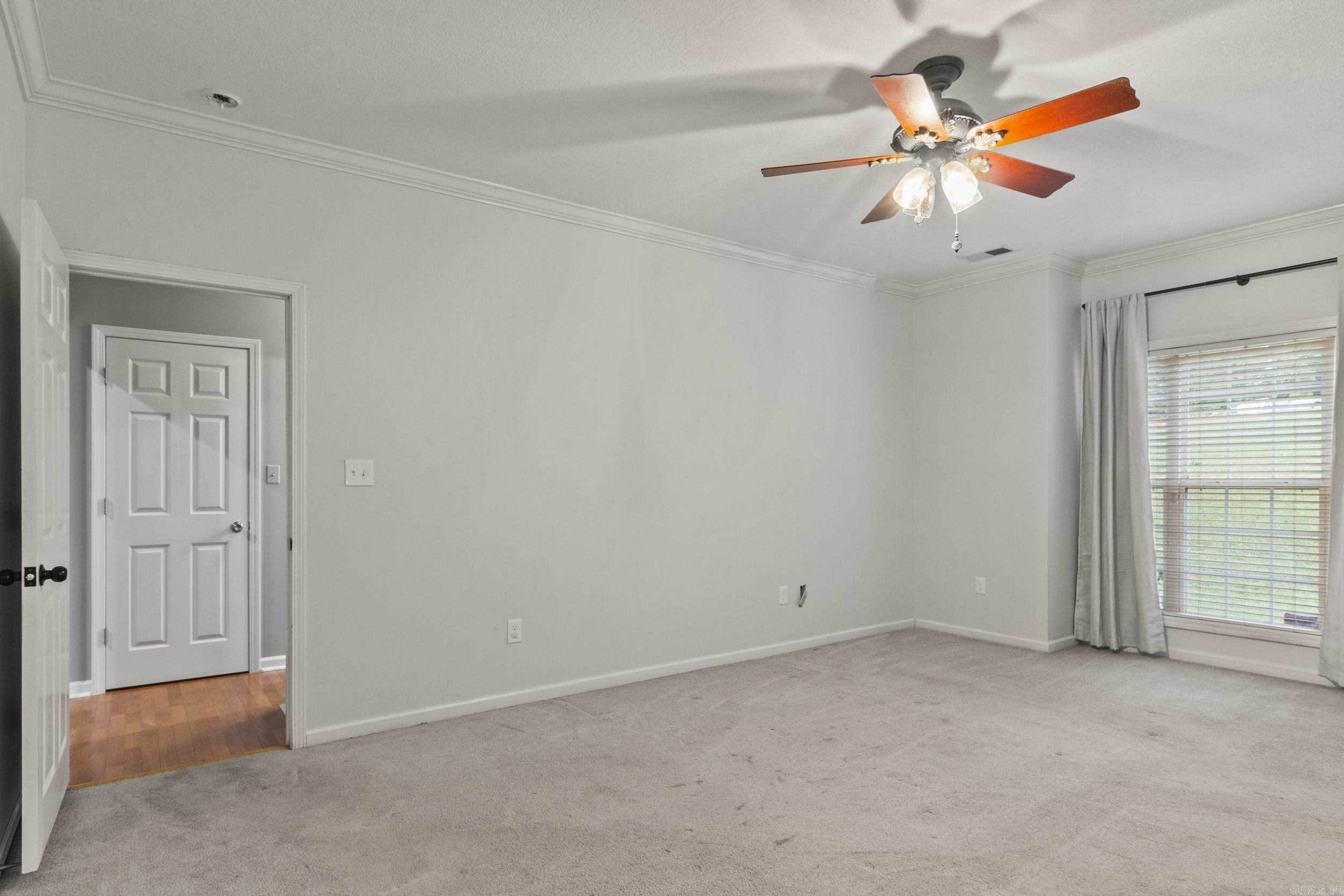 1321 E Martin Drive Property Photo 15