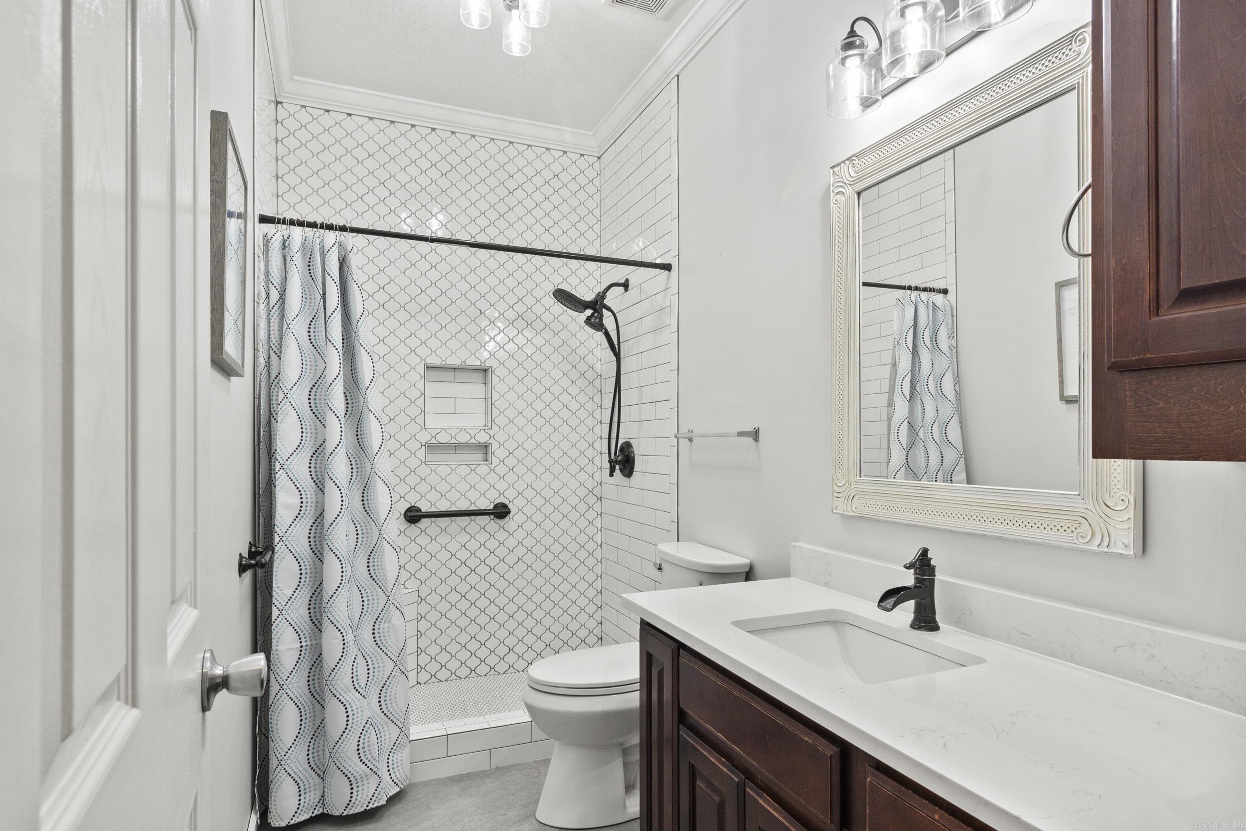 1321 E Martin Drive Property Photo 22