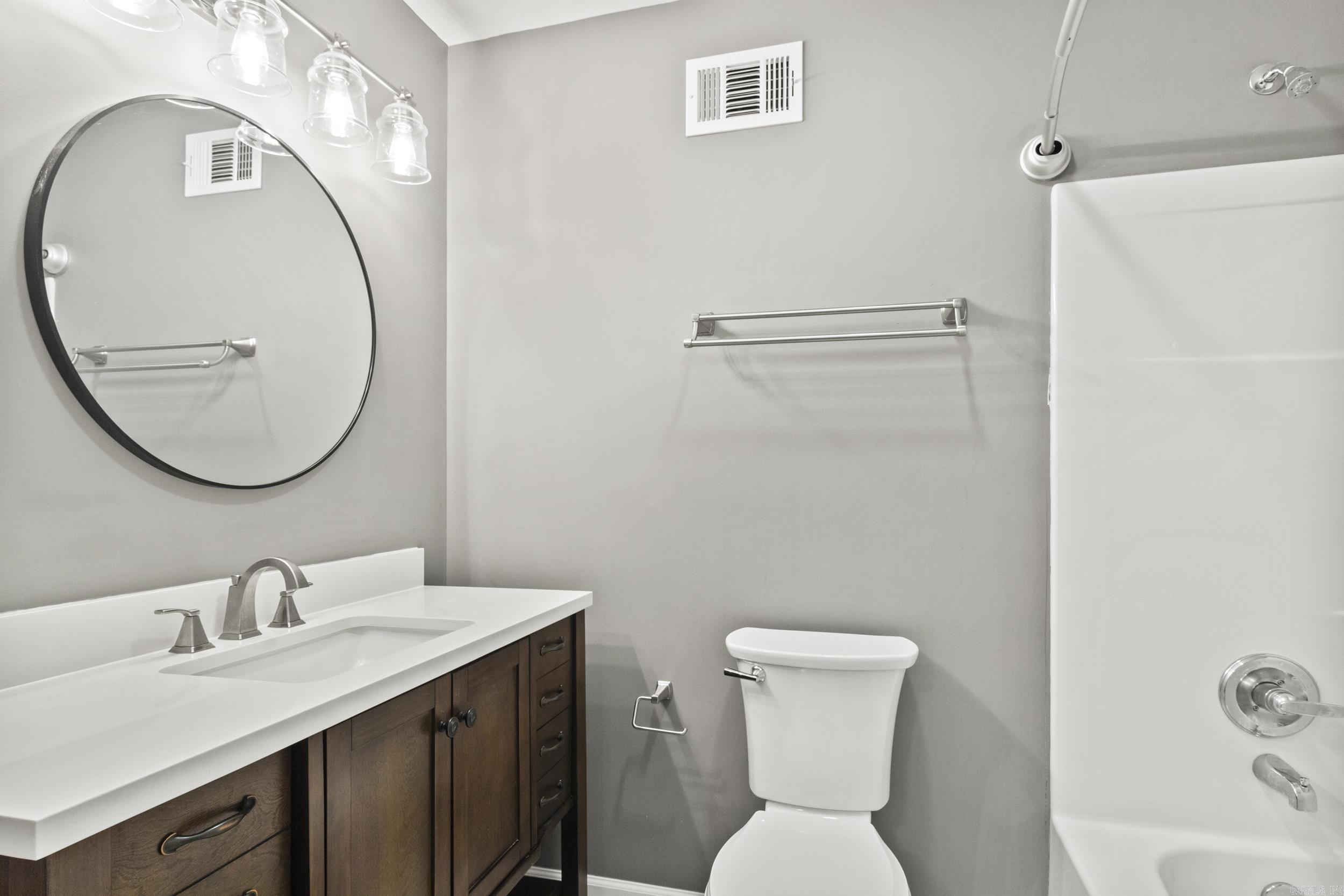 1321 E Martin Drive Property Photo 28
