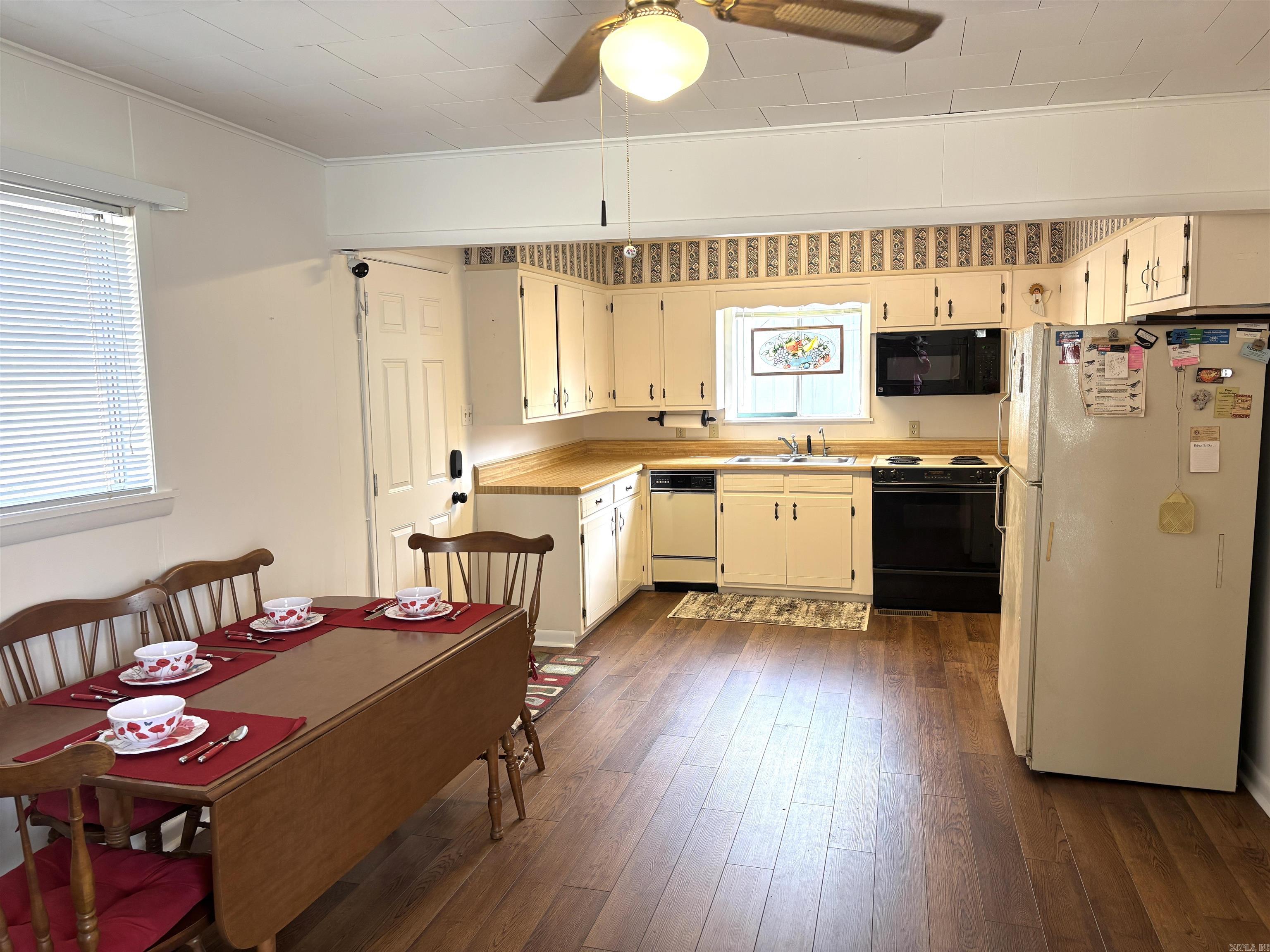 337 Gold Nugget Loop Property Photo 9
