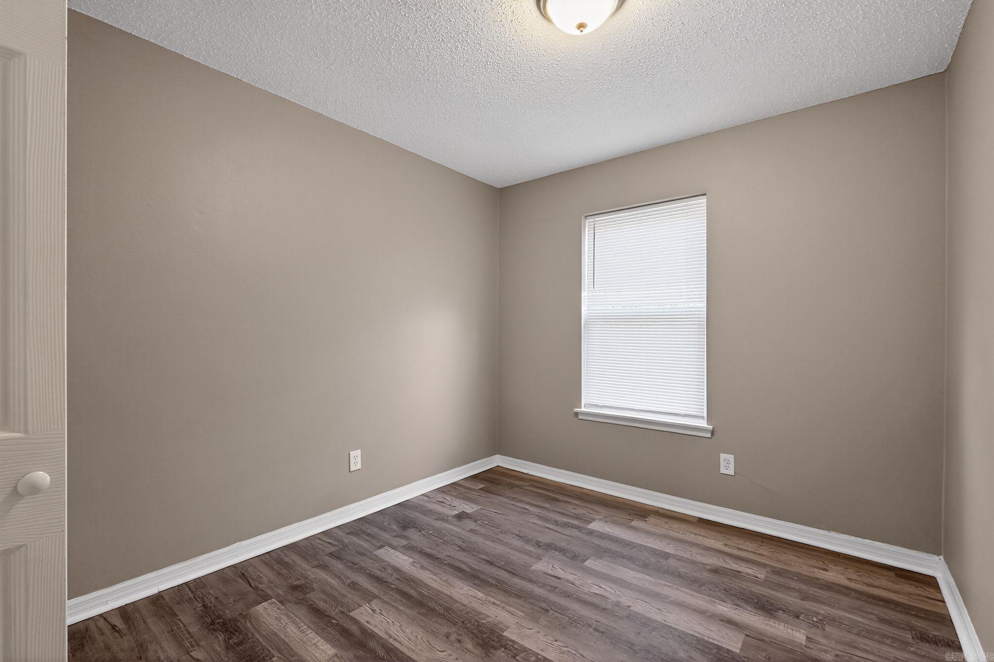 6 Wagon Circle Property Photo 10