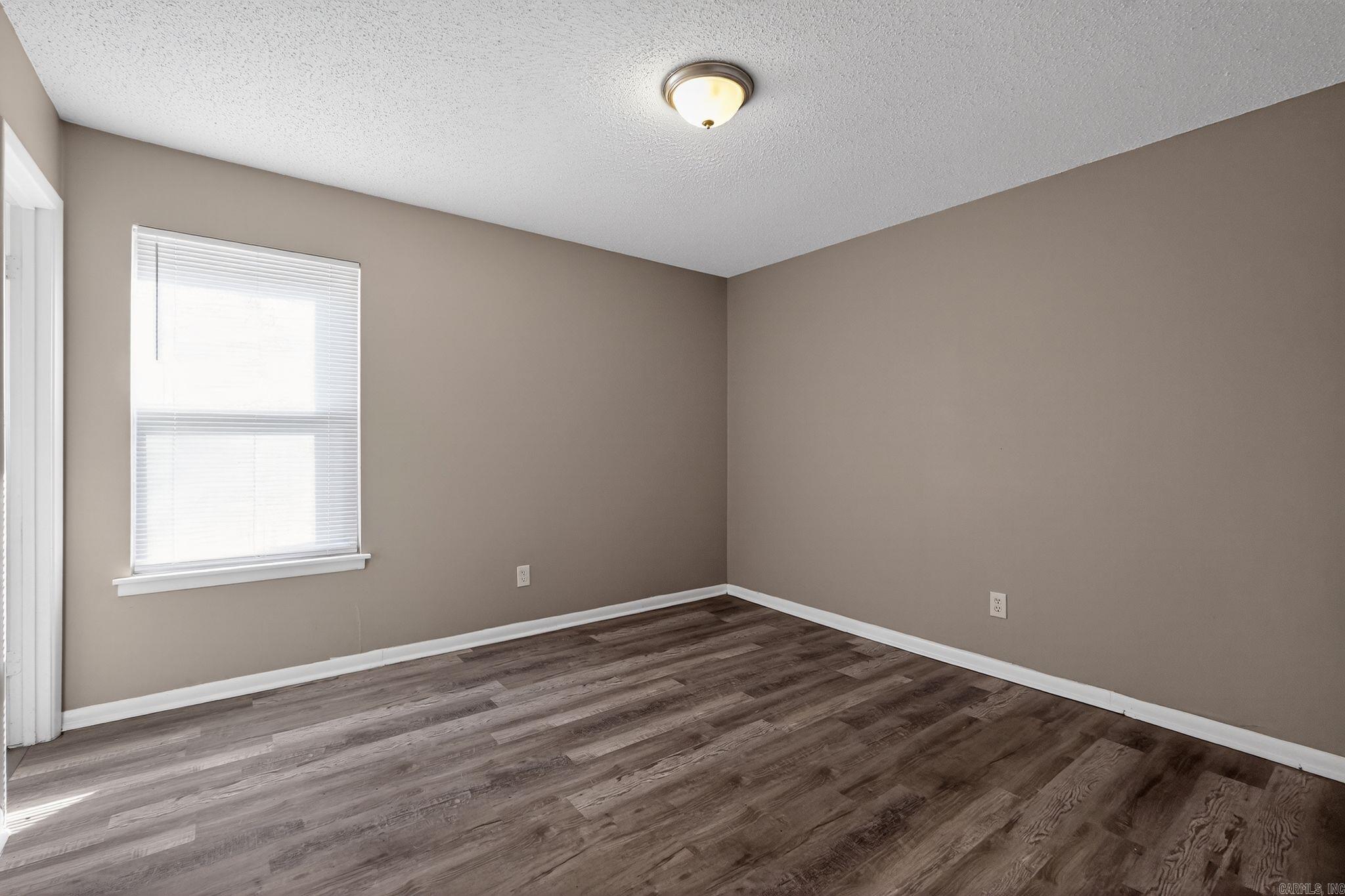 6 Wagon Circle Property Photo 11