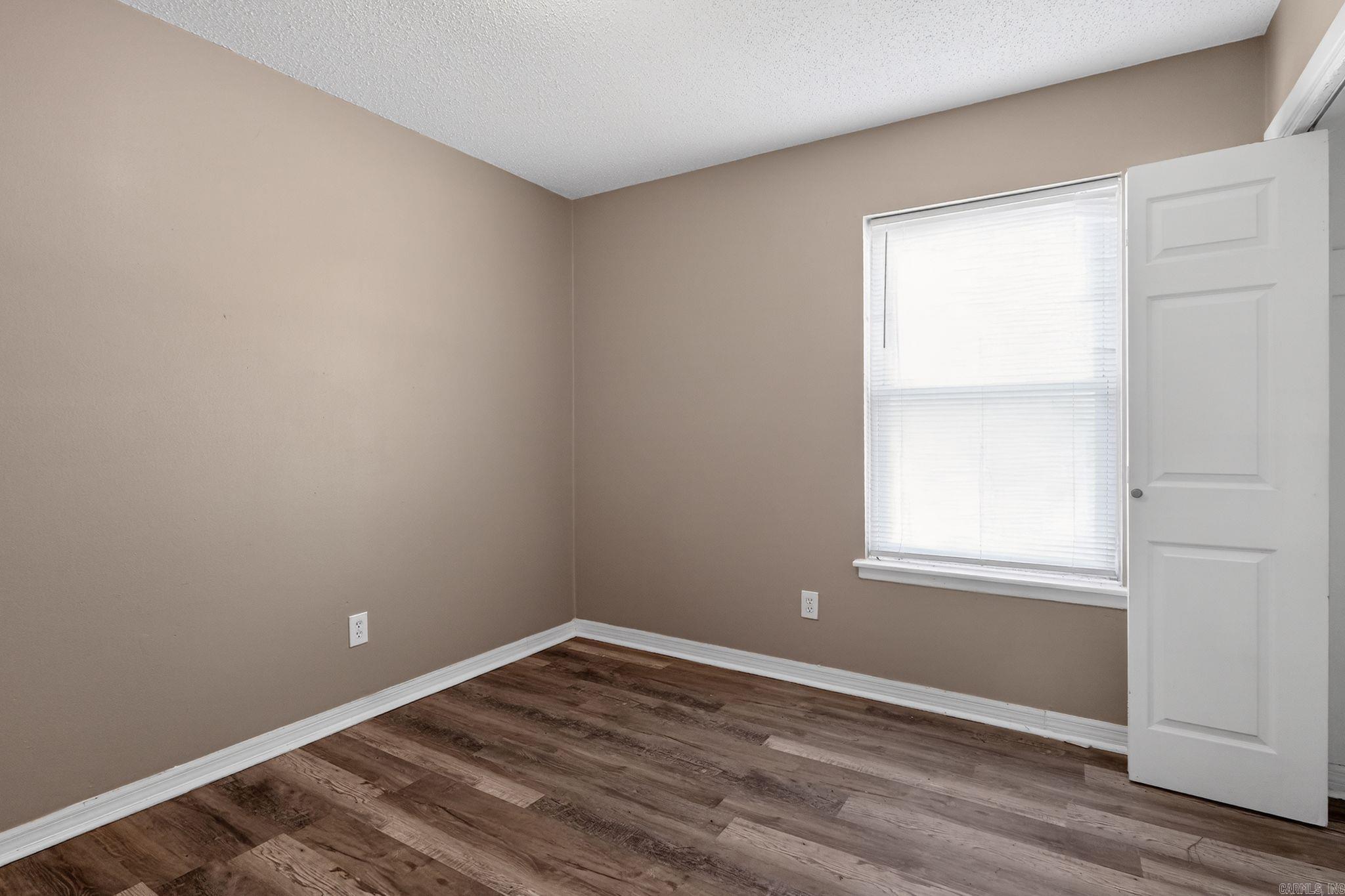 6 Wagon Circle Property Photo 12