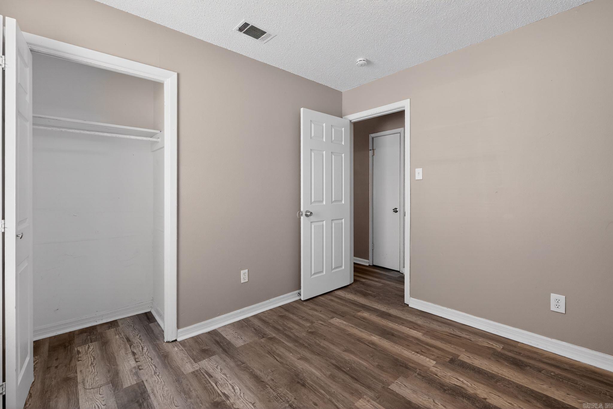 6 Wagon Circle Property Photo 18