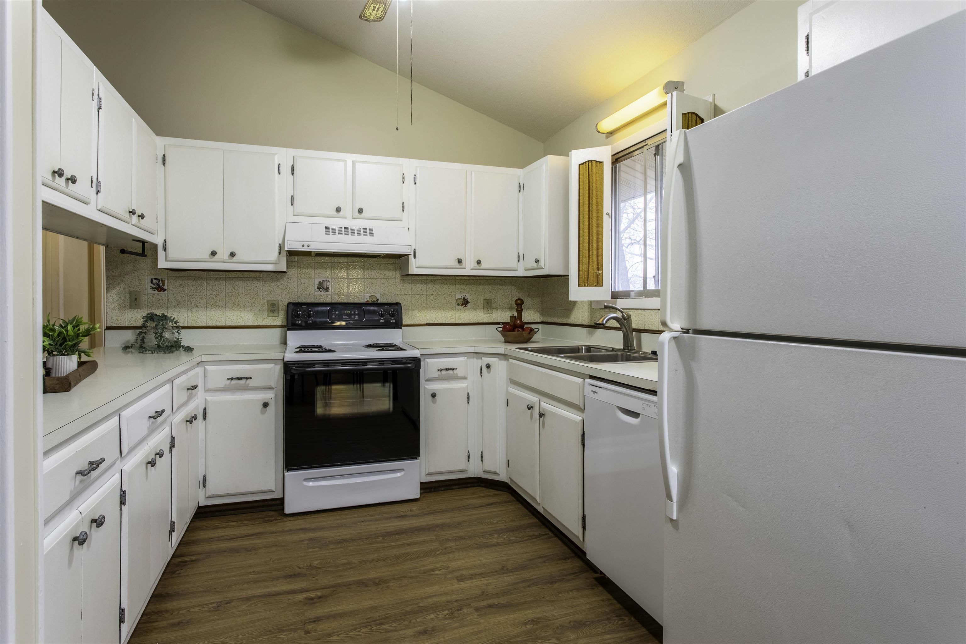 2 Cisco Circle Property Photo 14