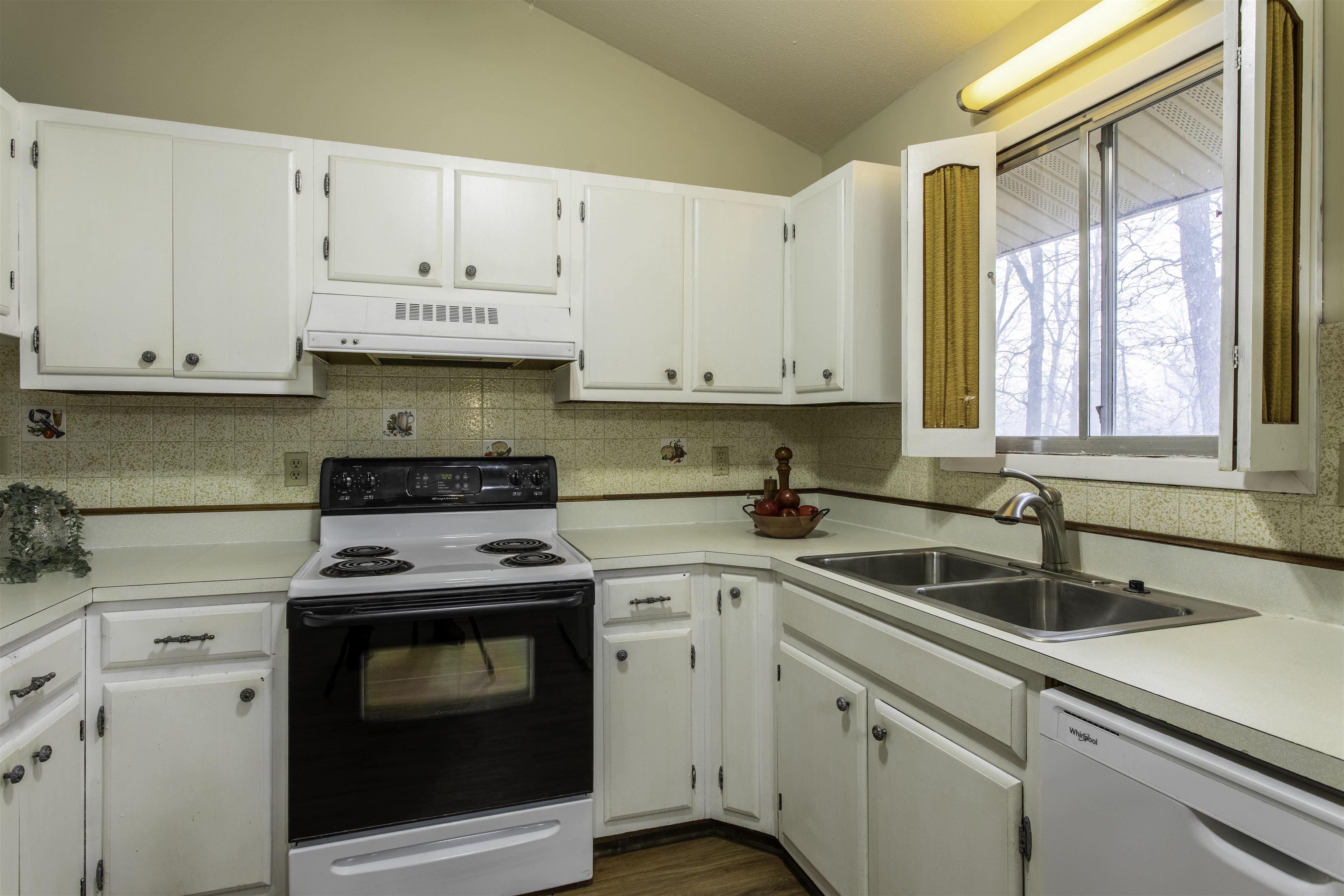 2 Cisco Circle Property Photo 16