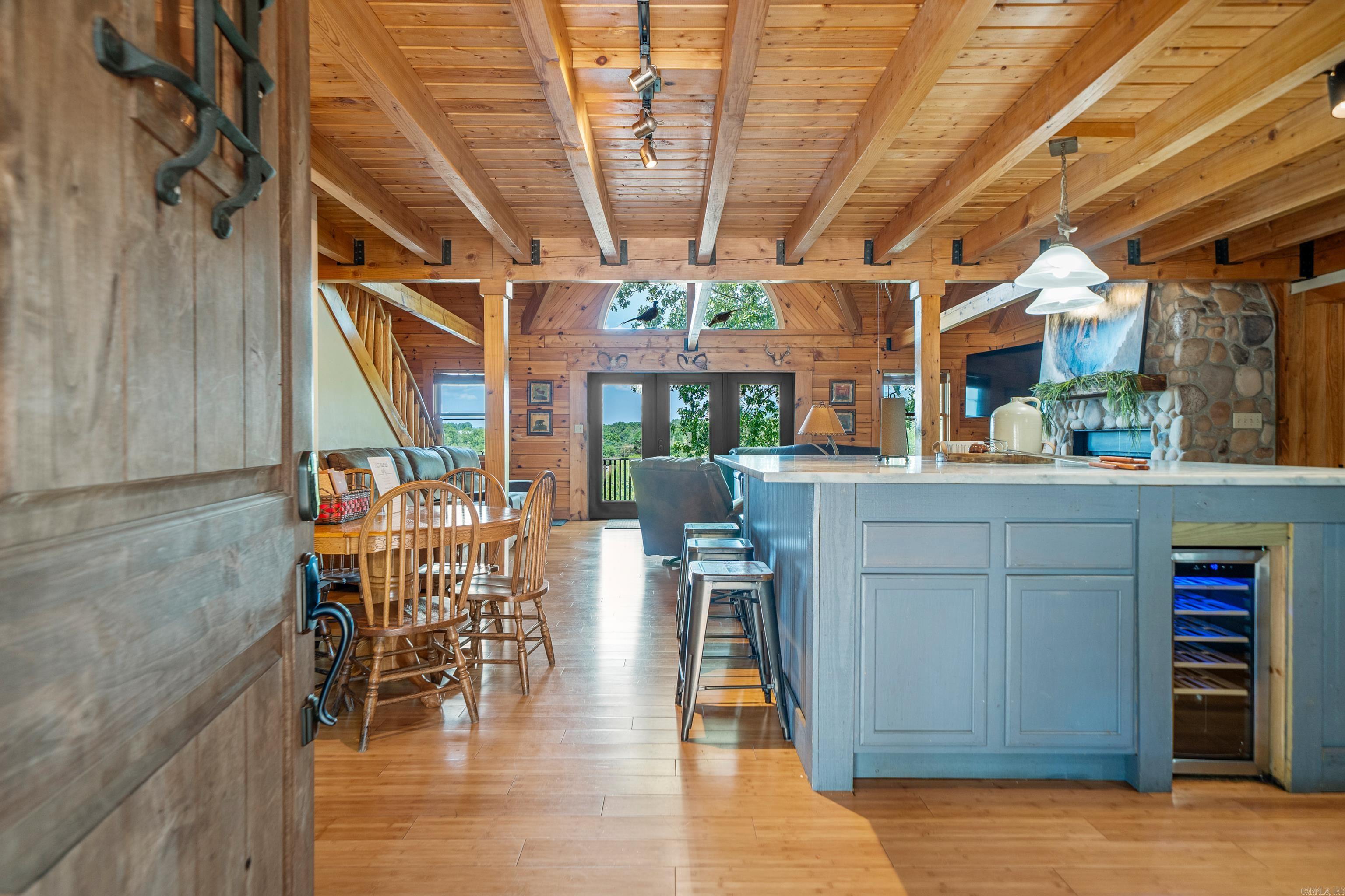 1415 Lakeshore Drive Property Photo 3