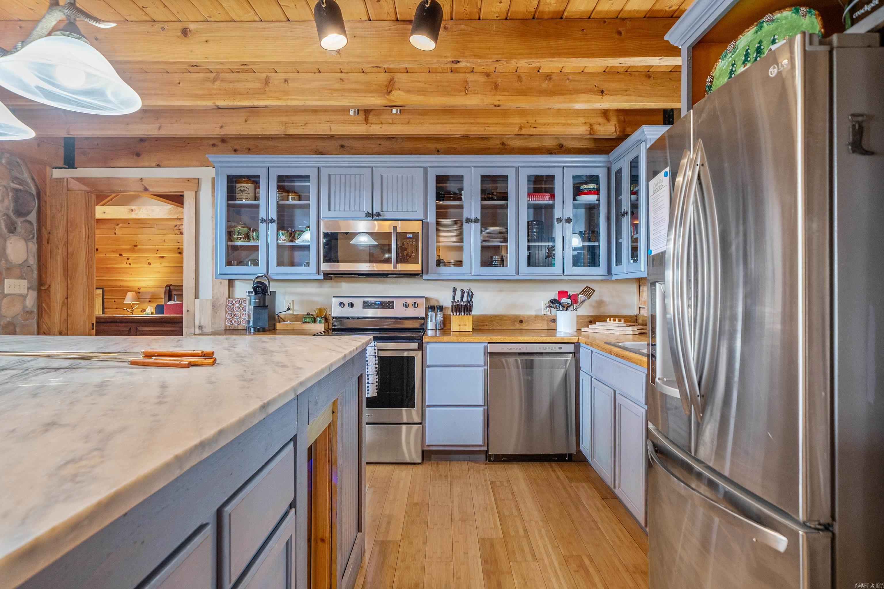 1415 Lakeshore Drive Property Photo 9