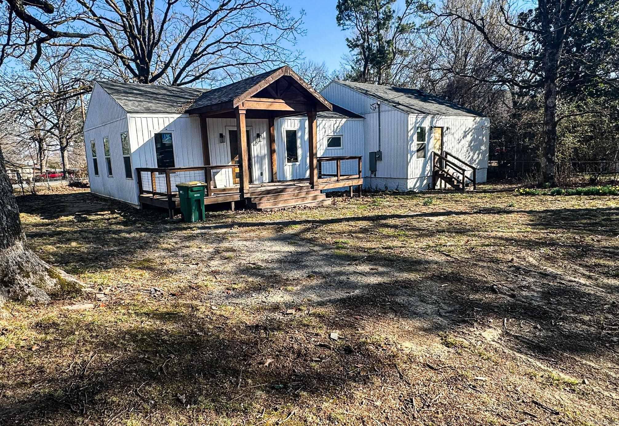 601 Hillcrest Road Property Photo 2