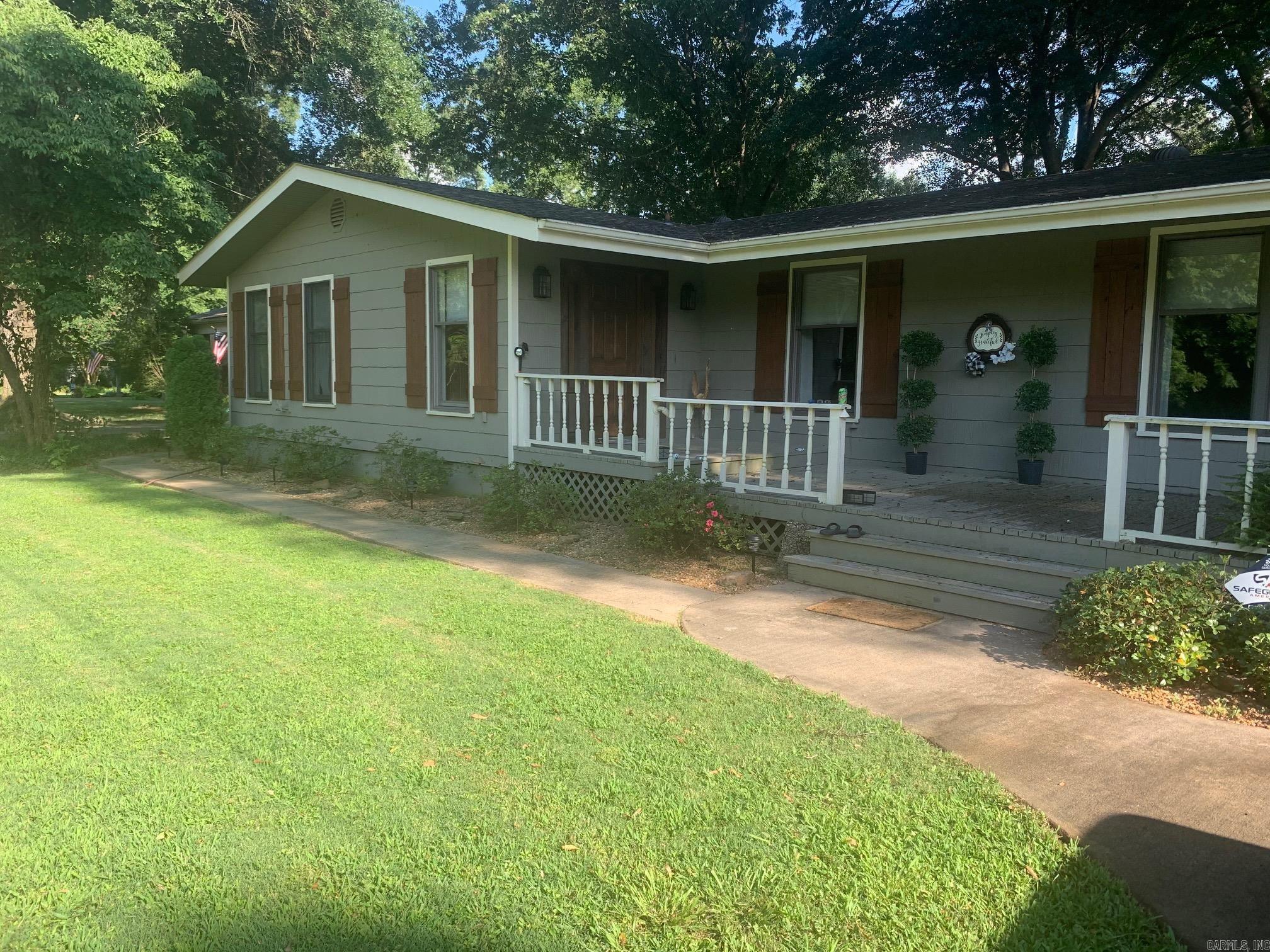 260 Swinging Bridge Drive Property Photo 2